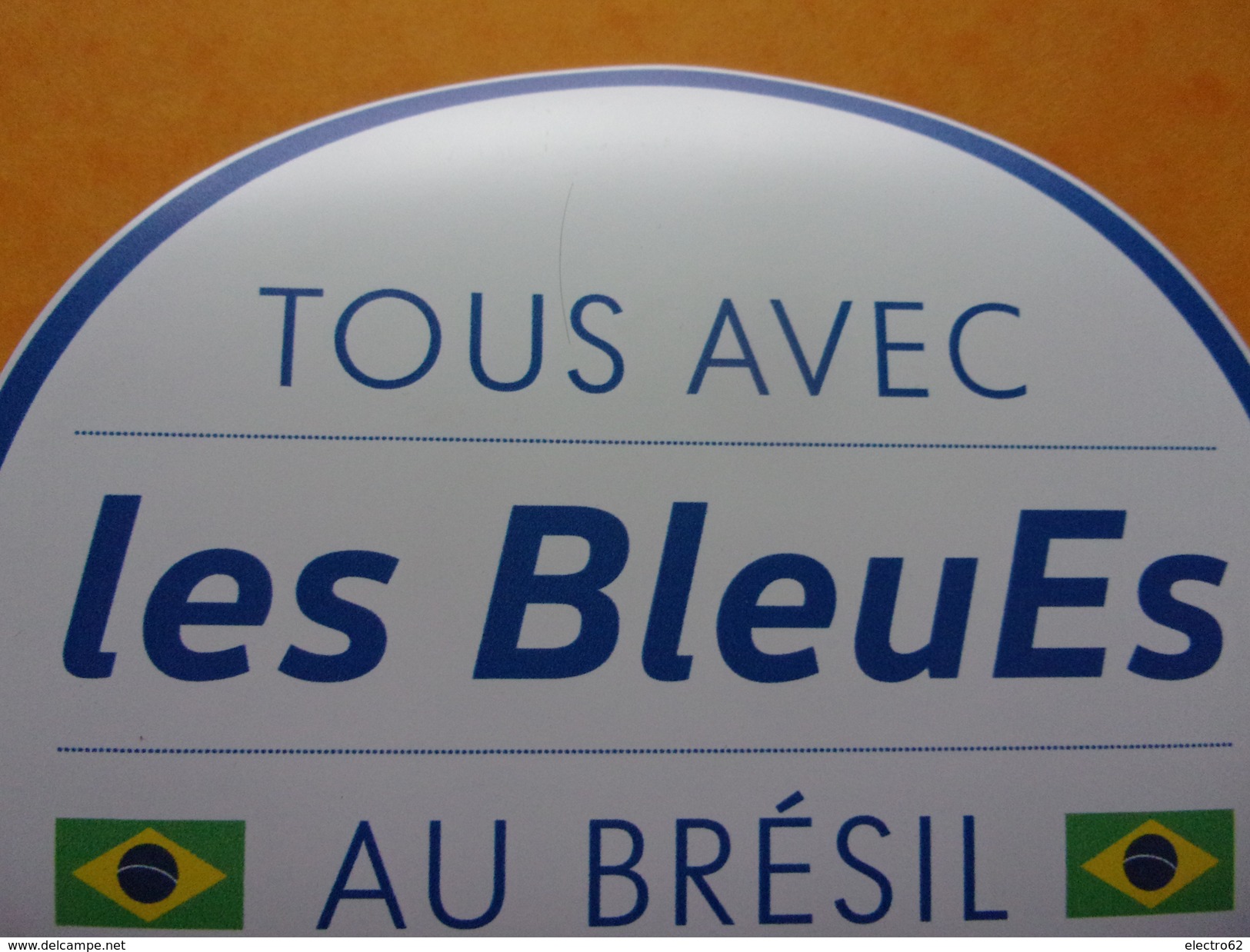 Magnet Football Voiture Volkswagen Les Bleues Au Brésil Foot Coupe Du Monde - Sports