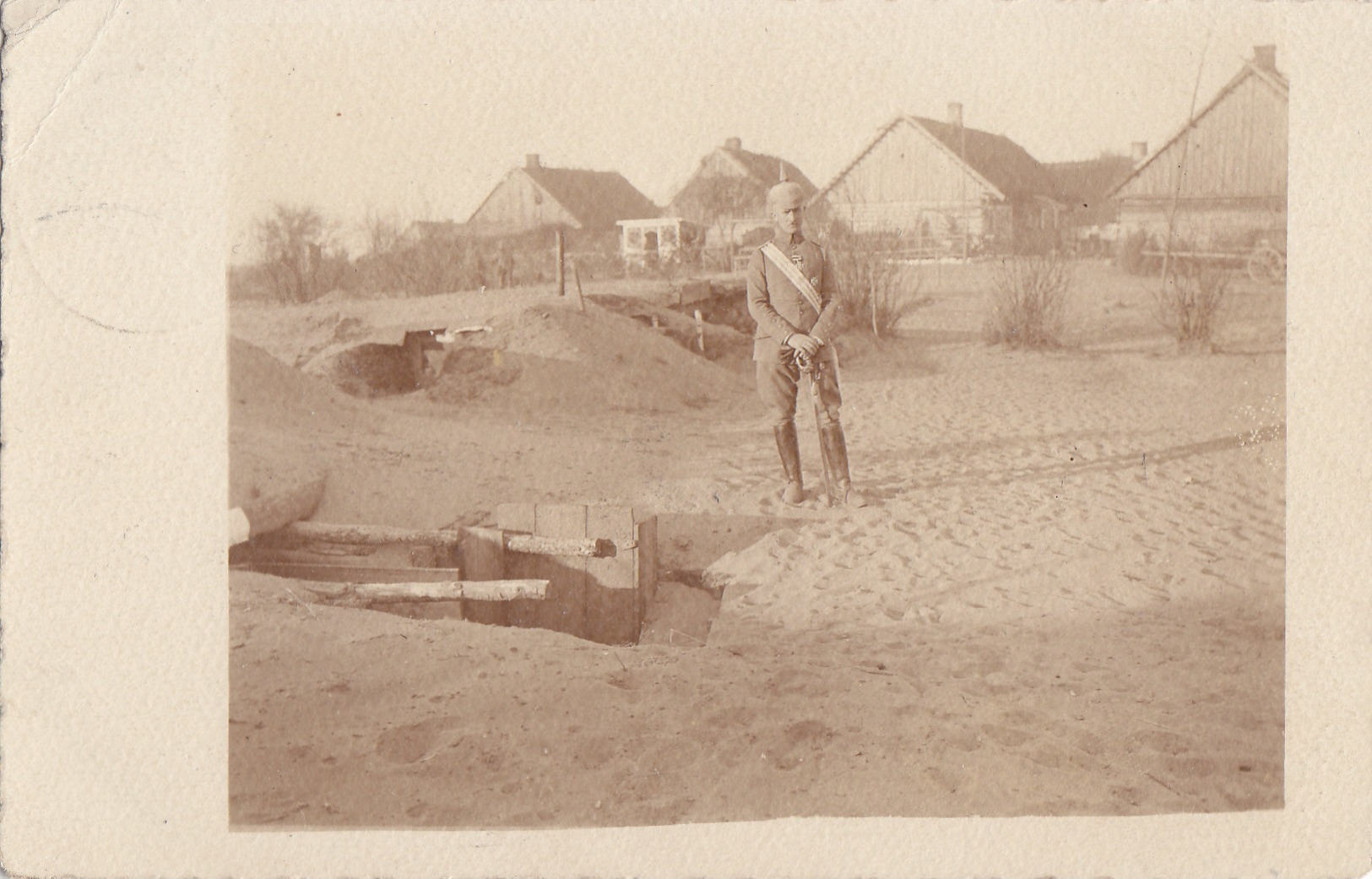 Foto Lyck Ostpreussen Offizier In Ruda Pabianicka Bei Lodz? Russisch-Polen 1915 Graben Deutscher Soldat 1.Weltkrieg - Guerre, Militaire