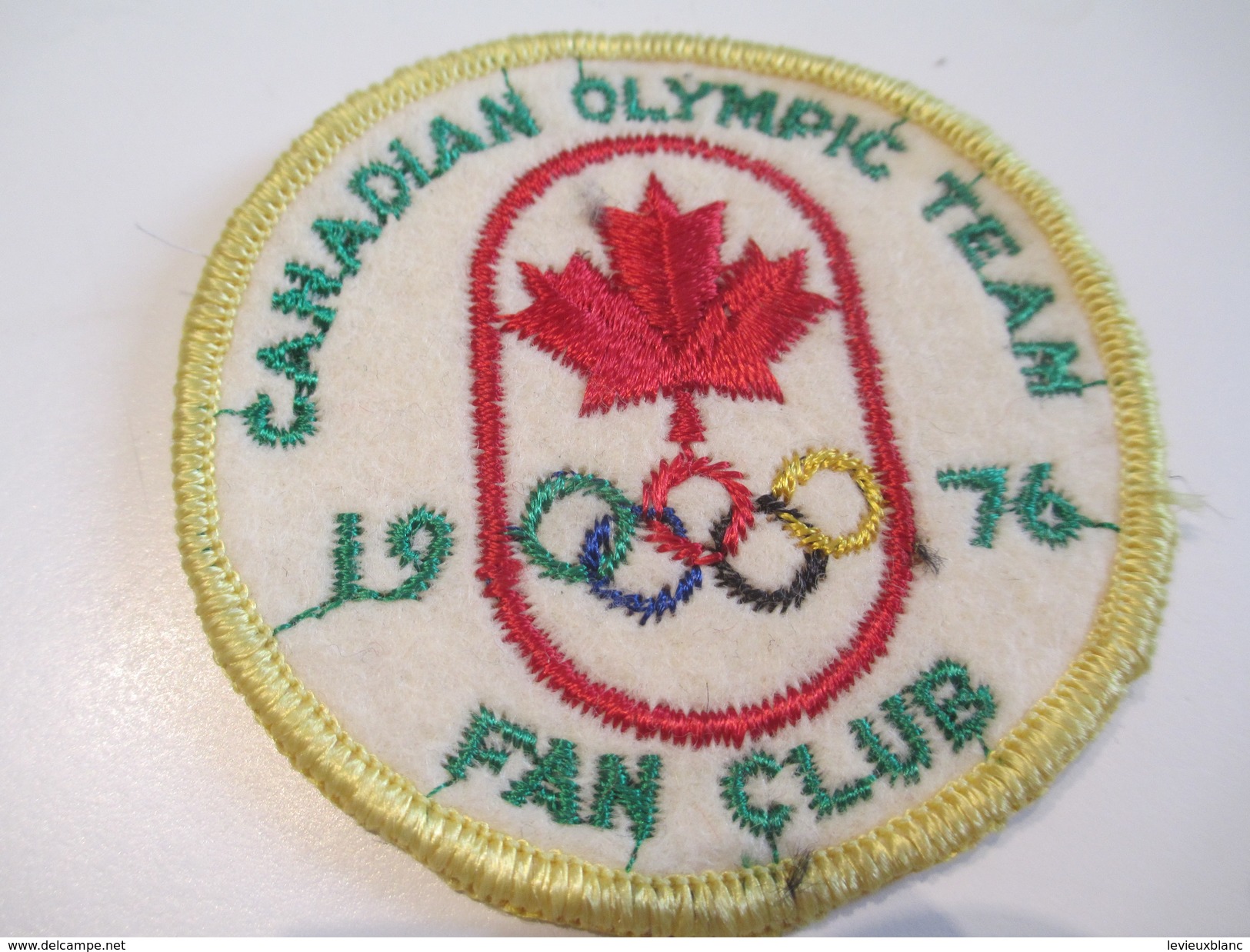 Ecusson Tissu Ancien /Sport / CANADA /Canadian Olympic Team /Fan Club / 1976      ET138 - Patches