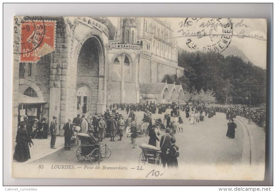 Lourdes - 1910 - Poste Des Brancardiers - Animée - Lourdes