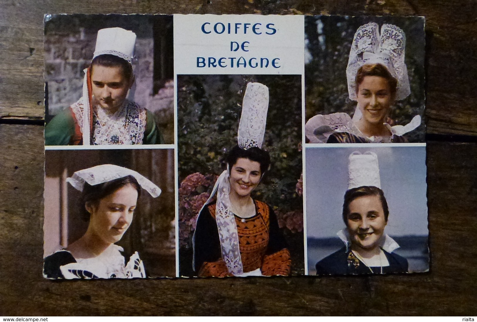 COIFFES DE BRETAGNE, 1964, JEUNES FILLES EN COSTUME DE LORIENT, QUIMPER, FOUESNANT, PONT L'ABBE, PLOUGASTEL - Costumes