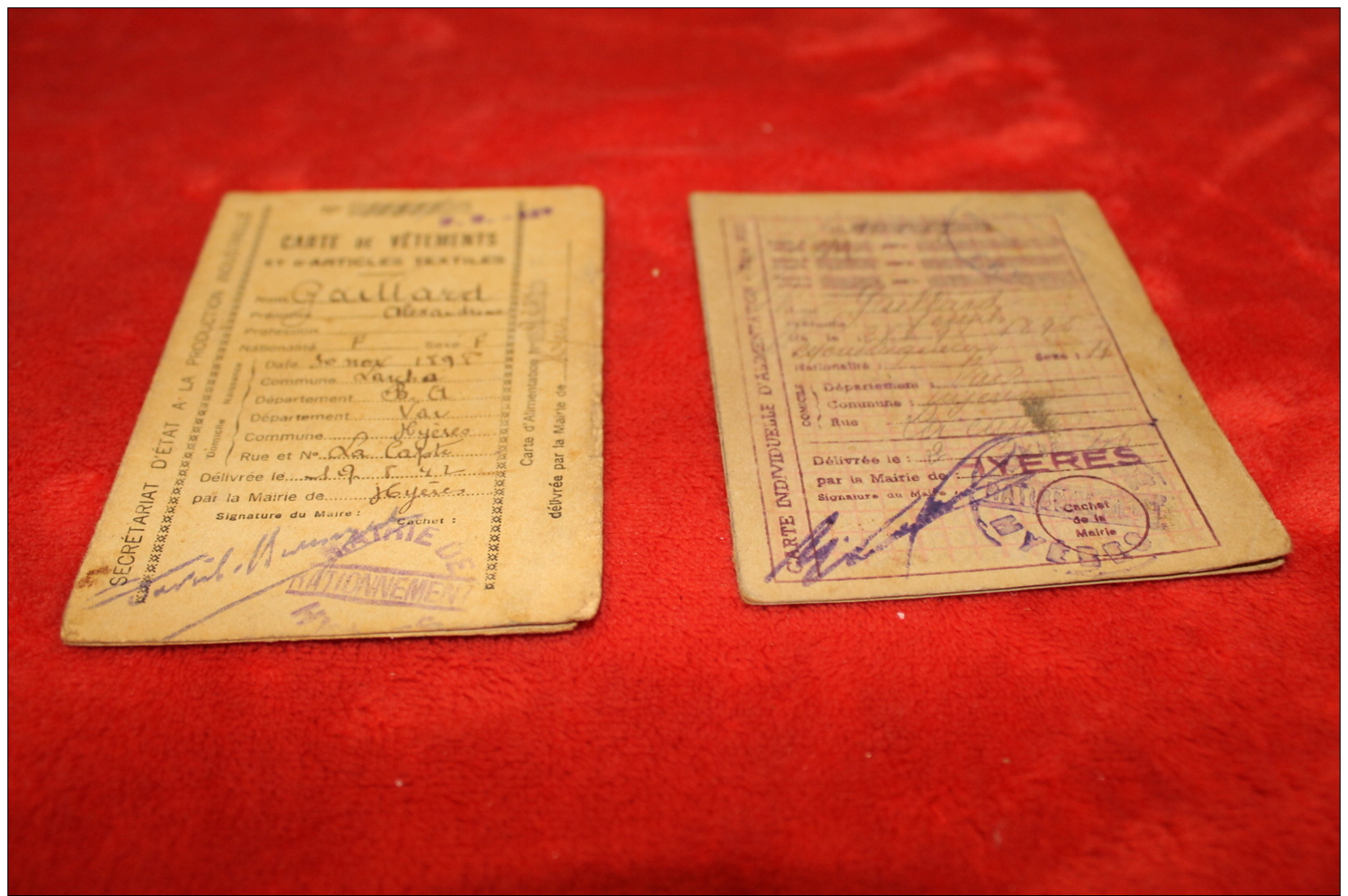 Trois Cartes De Rationnement Hyères 1942 Et 1946 - 1939-45