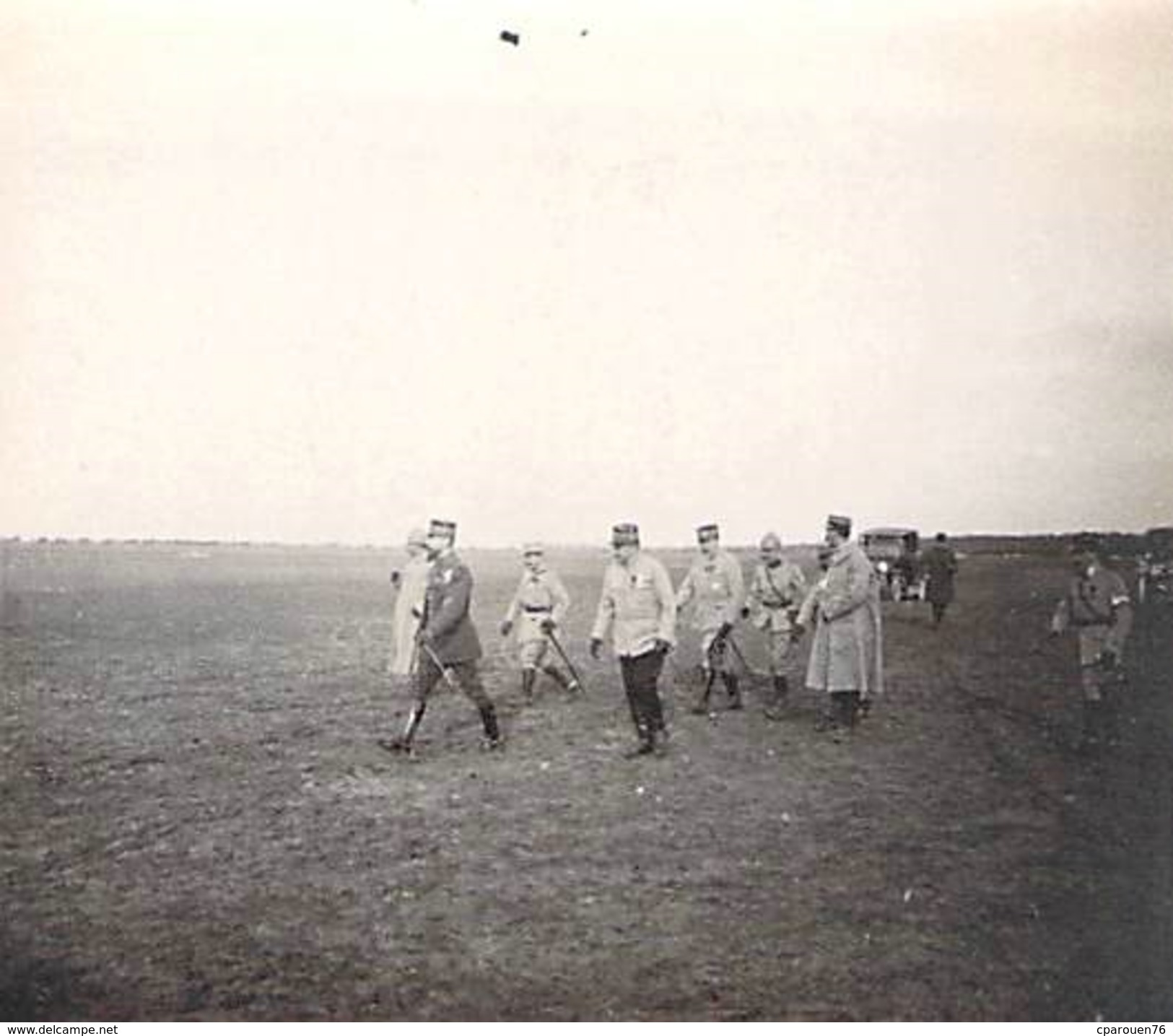 Photo Ancienne Originale Animée Remise De Médailles Défilé 1914 1918 Ww1  Grande Guerre - Guerre, Militaire