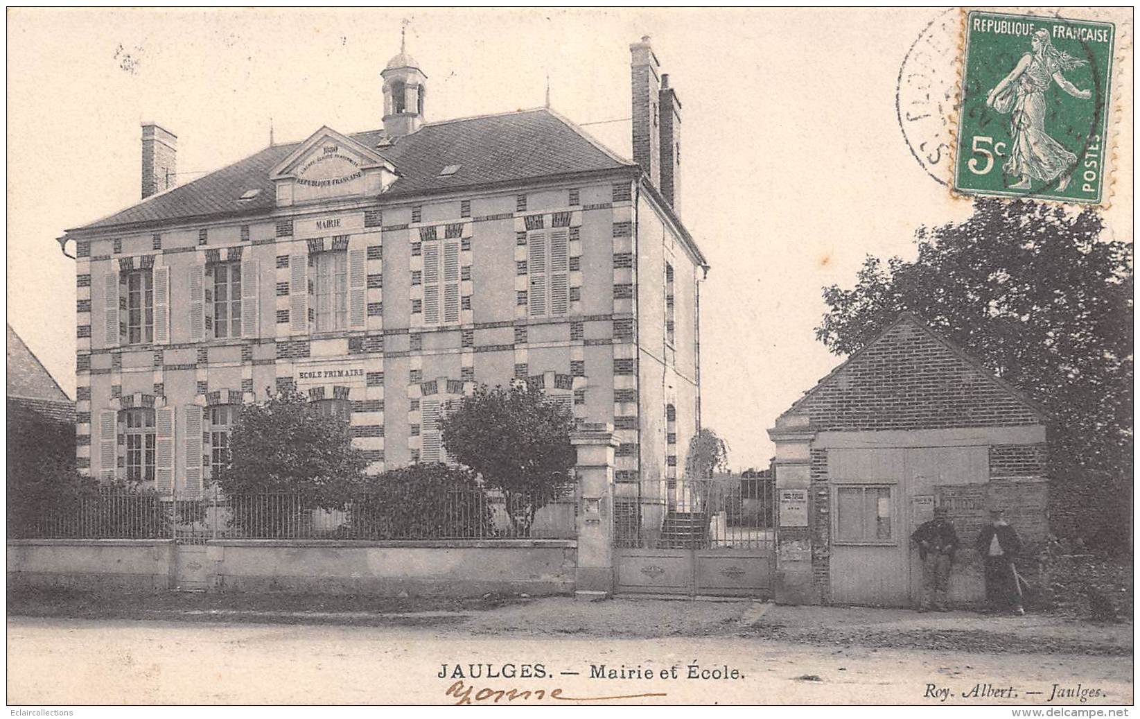 Jaulges       89       Mairie Et Ecole     (Voir  Scan) - Other & Unclassified