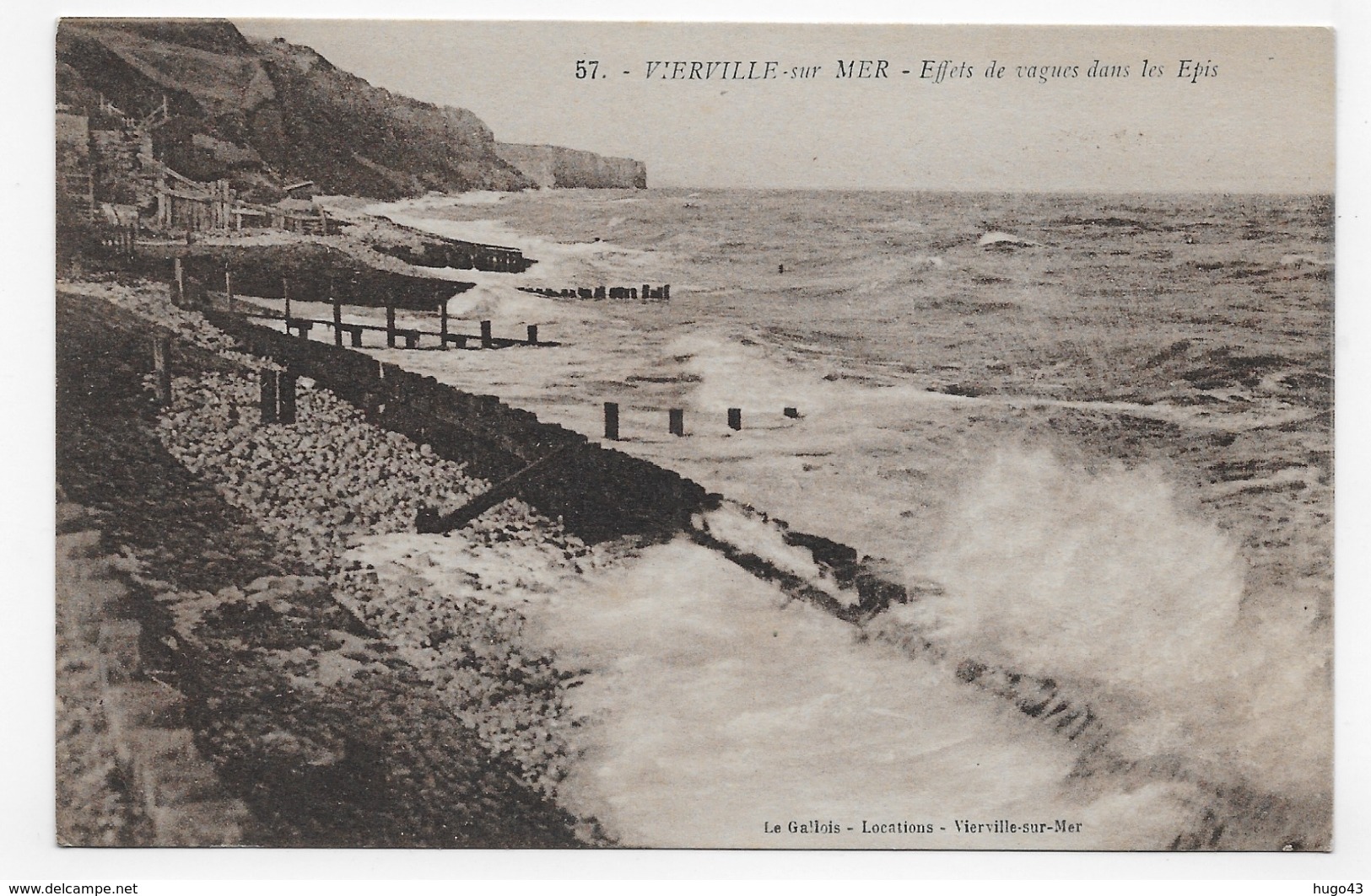 VIERVILLE SUR MER - N° 57 - EFFETS DE VAGUES DANS LES EPIS - CPA VOYAGEE - Autres & Non Classés