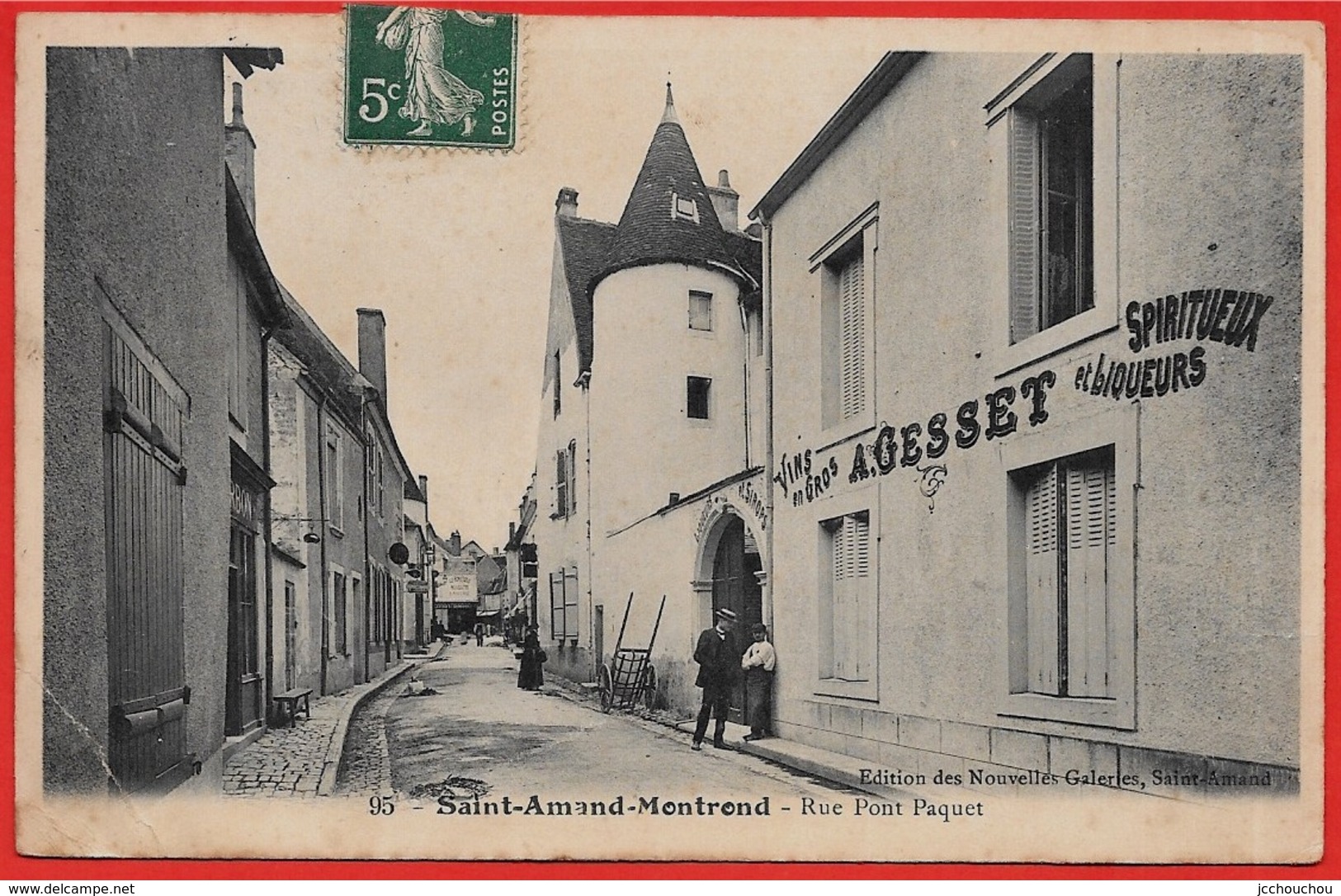 En L'état CPA 18 St SAINT-AMAND-MONTROND Cher - Rue Pont Paquet (A. Gesset Commerce De VINS) ** édit. Nouvelles Galeries - Saint-Amand-Montrond