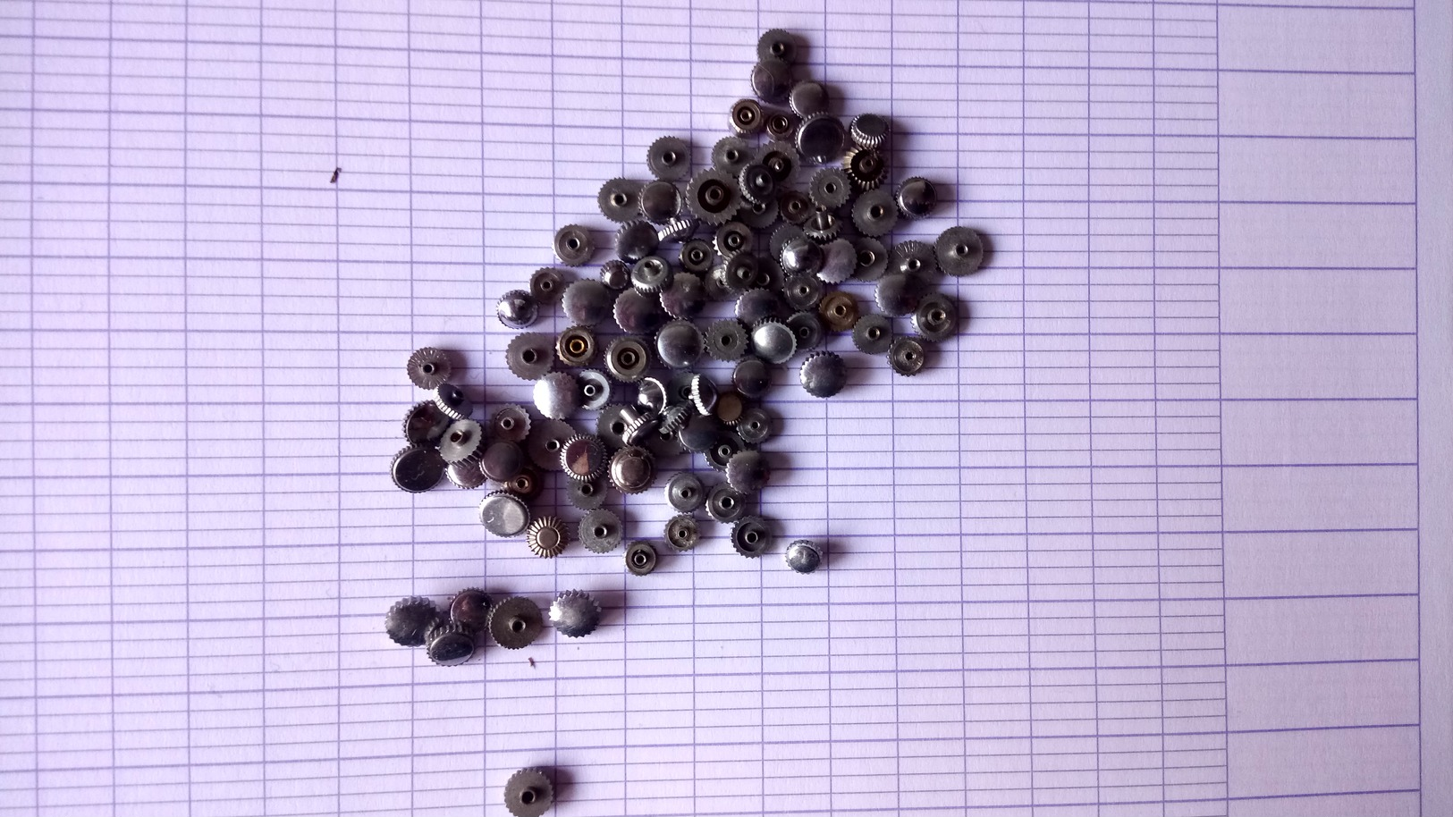 LOT DE 100 COURONNES POUR MONTRES ANCIENNES - Andere & Zonder Classificatie