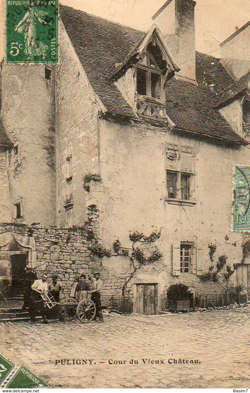 CPA - PULIGNY (21) - Aspect De La Cour Du Vieux Château En 1918 - Autres & Non Classés