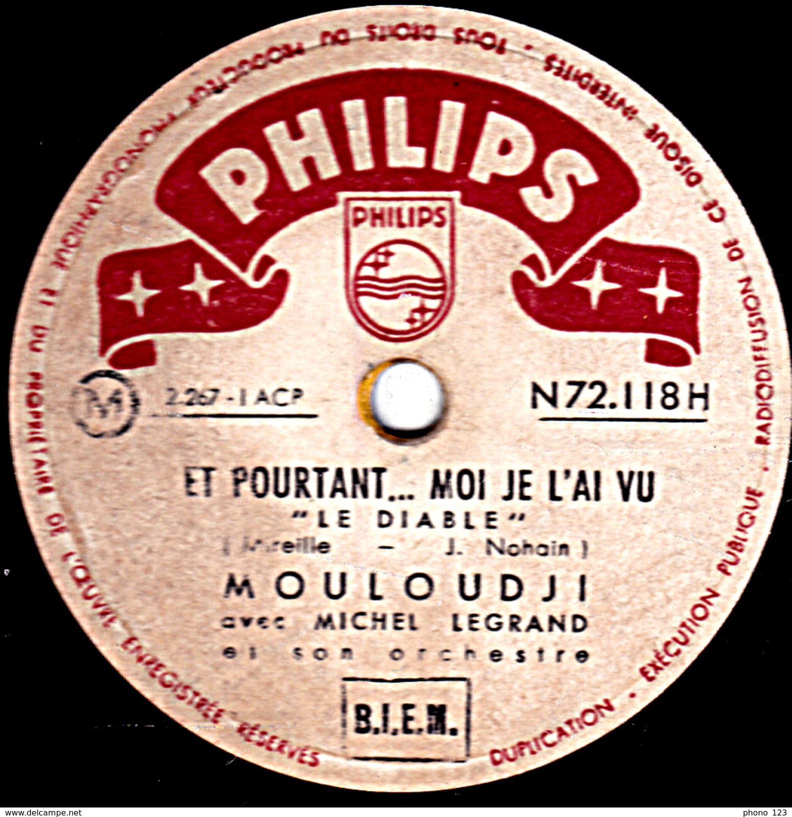 78 T. - 25 Cm - état  B -  MOULOUDJI - ET POURTANT... MOI JE L'AI VU - TOI ... TU SOURIS - 78 T - Disques Pour Gramophone