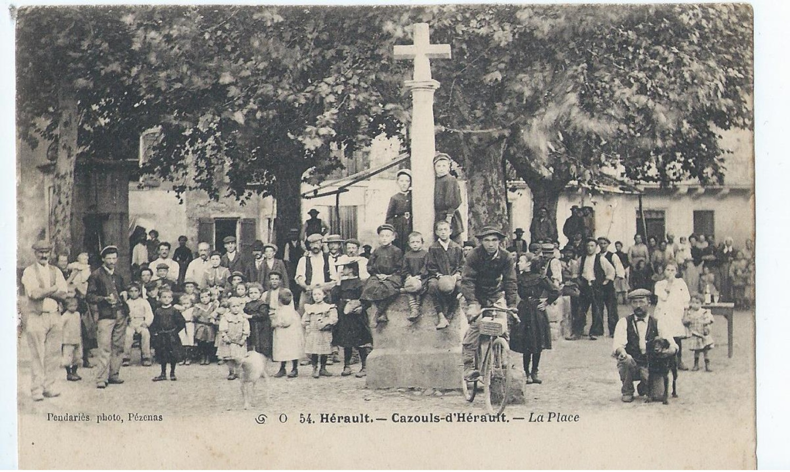 Cpa  -34-  Cazouls D'herault-  La Place - Autres & Non Classés