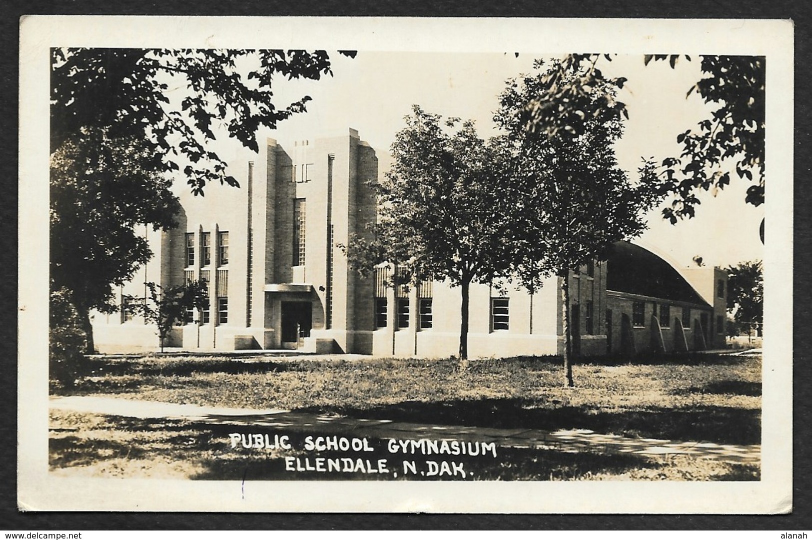 ELLENDALE Carte Photo Public School Gymnasium U.S.A. (ND) - Autres & Non Classés