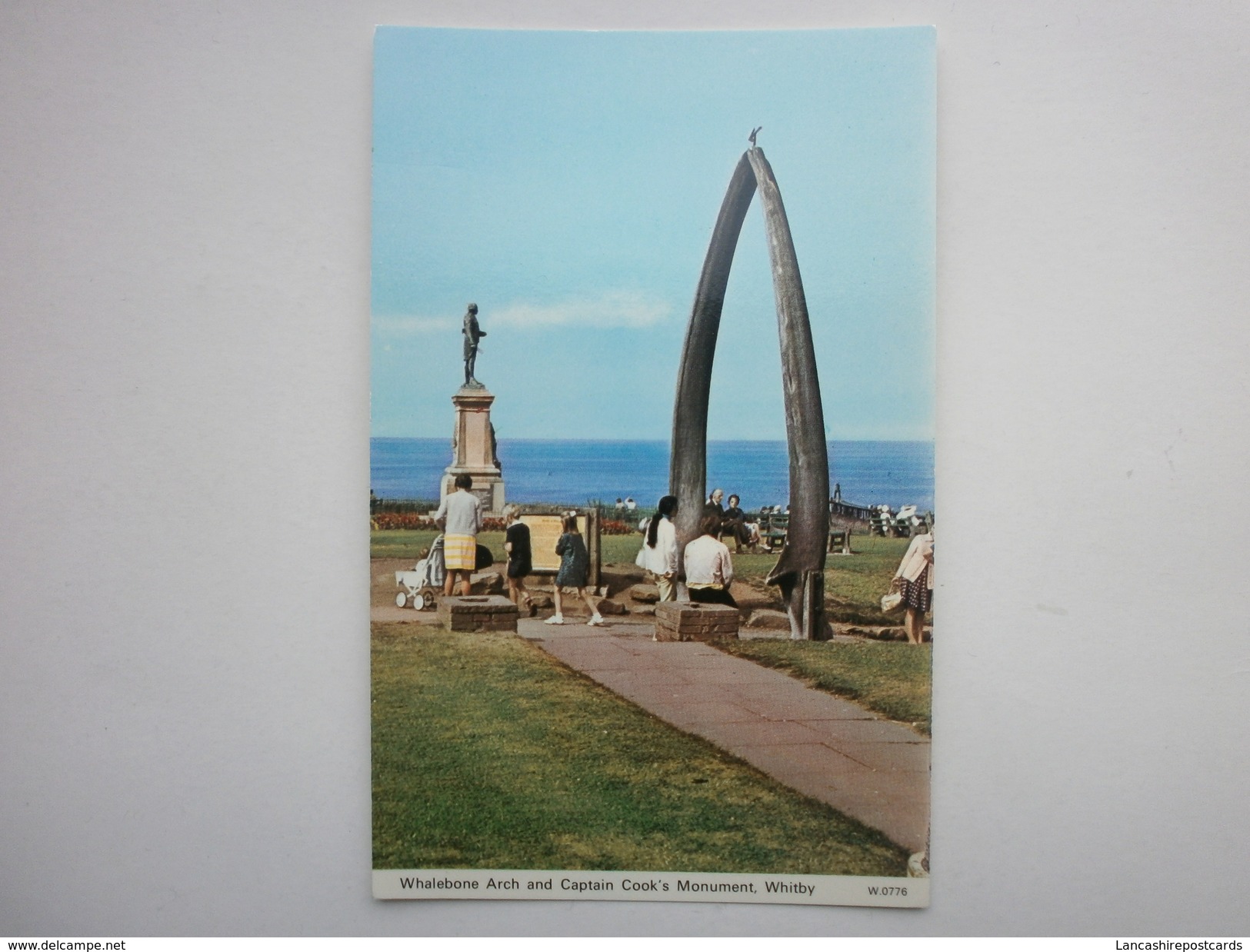 Postcard Whalebone Arch & Captain Cook's Monument Whitby My Ref B1555 - Whitby