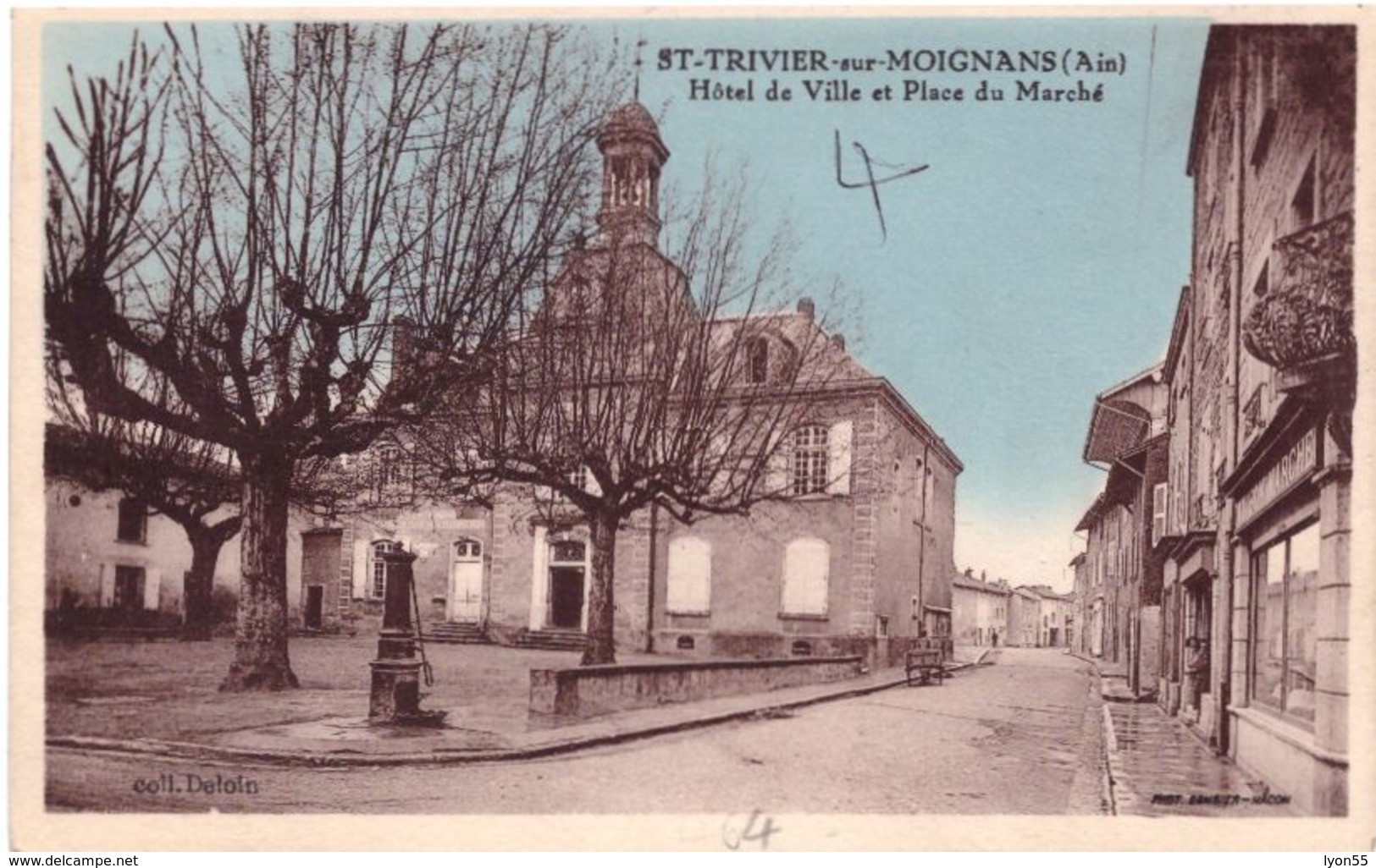 St Trivier Sur Moignans Hotel De Ville Et Place Du Marché - Bellegarde-sur-Valserine