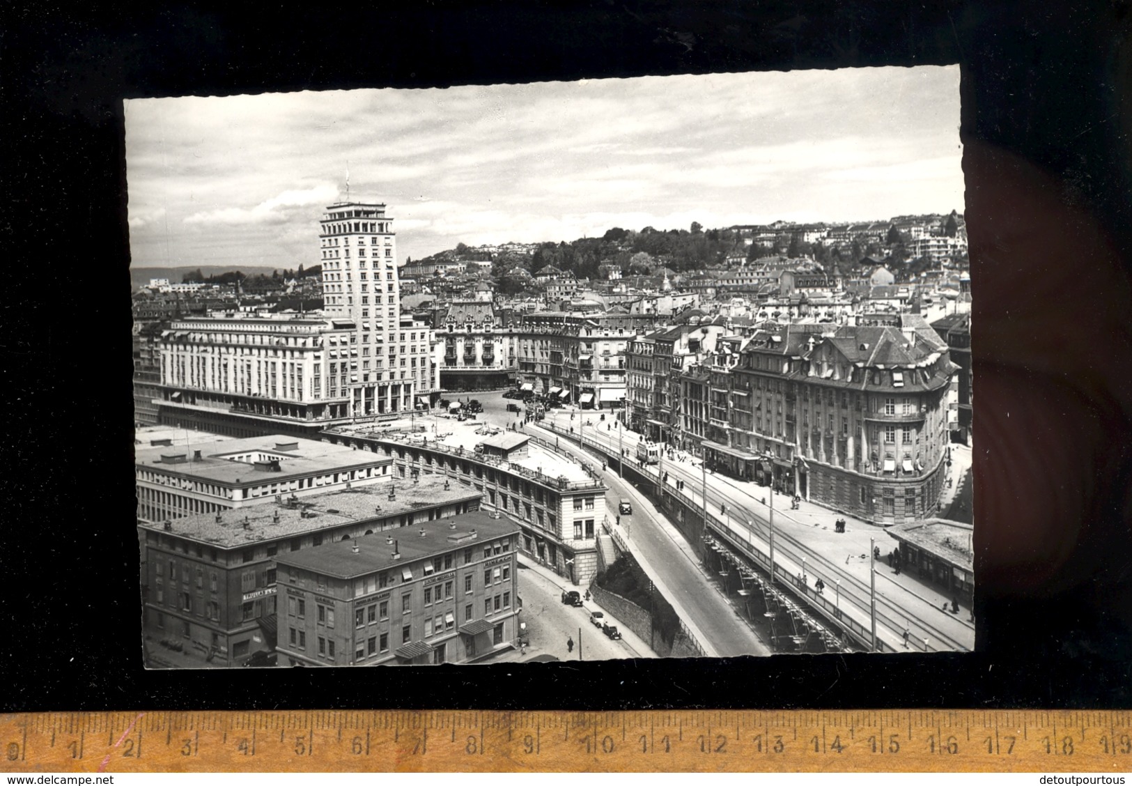 LAUSANNE Vaud : Le Grand Pont Et La Tour Bel Air  1958  / Le Metropole - Lausanne