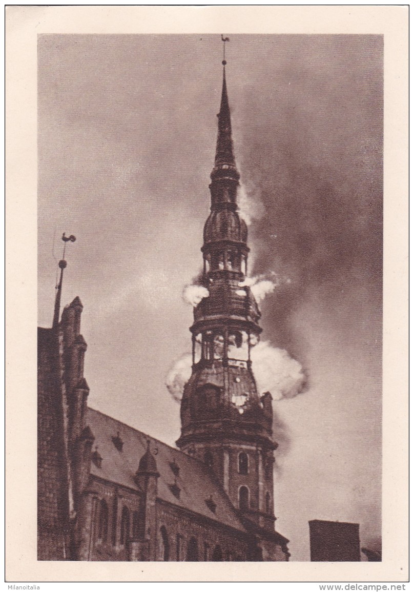 Deutsches Landesmuseum, Riga - Bildkarte Nr 1 - Der Brennende Petrikirchturm - Juni 1941 - Lettland