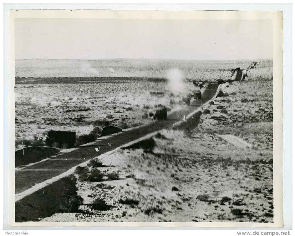 WWII Libye Cyrénaïque Attaque Aérienne Convoi De Camions Ancienne Photo 1943 - Guerre, Militaire