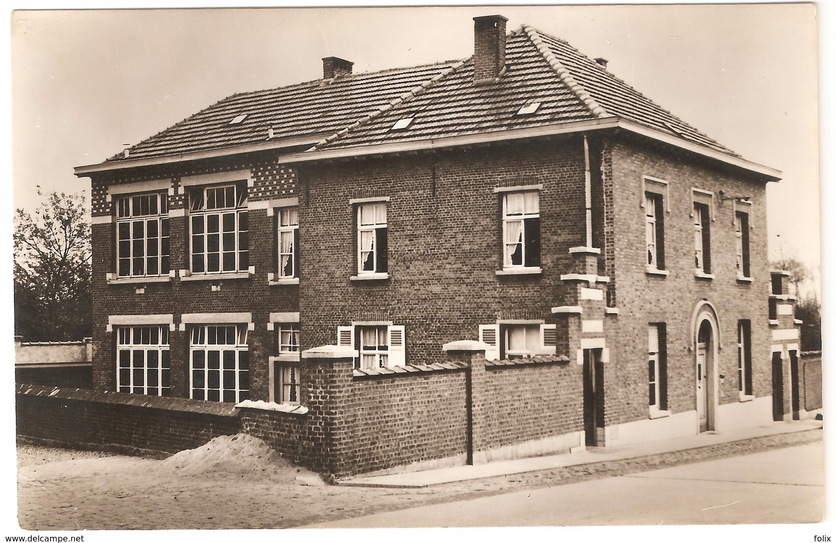 Leerbeek - Gemeentehuis En School - Echte Photo - Uitgave E.D.W. Kester - Gooik