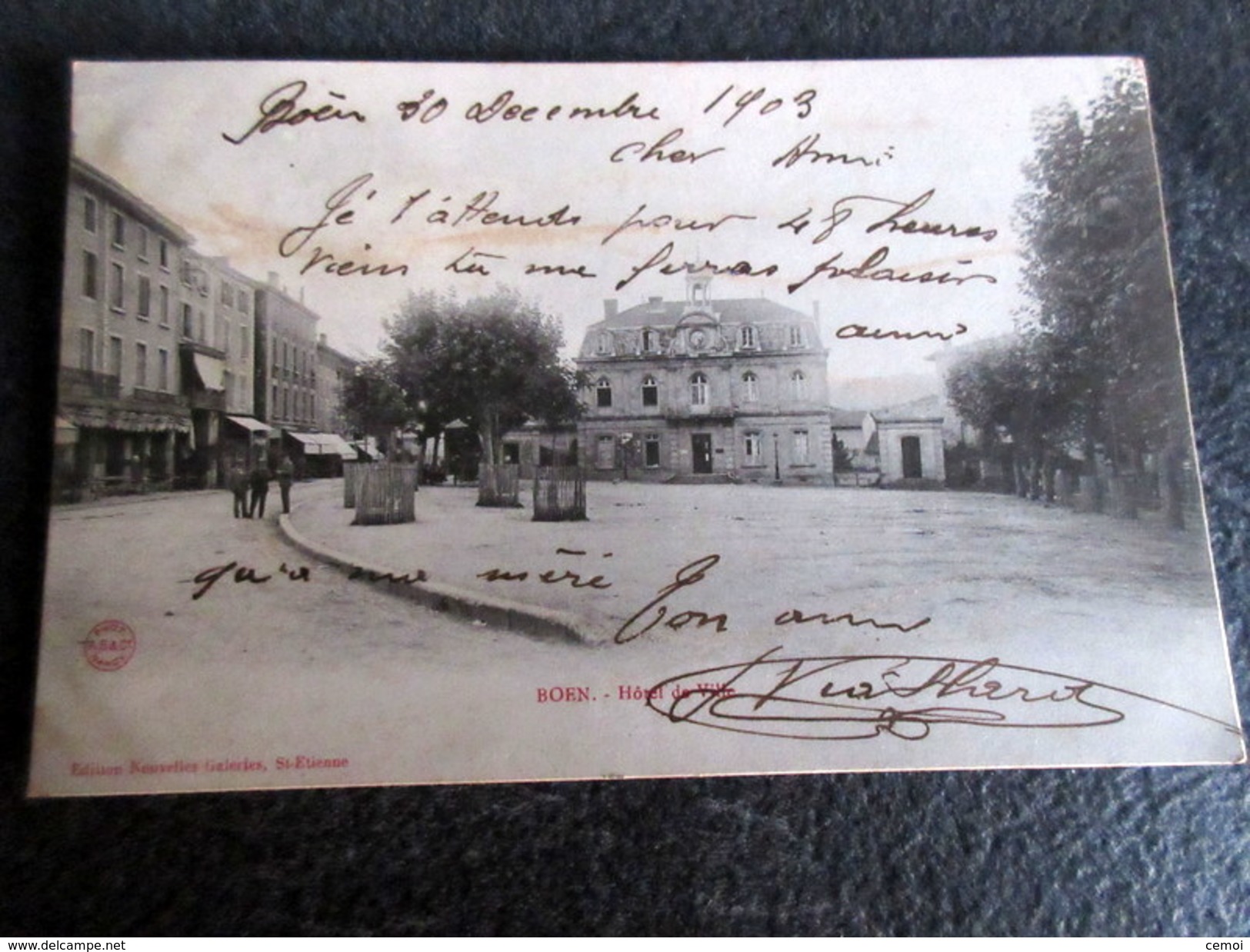 CPA à Dos Non Séparé Animée - BOEN (42) - Place De L'Hôtel De Ville - 1903 - Autres & Non Classés