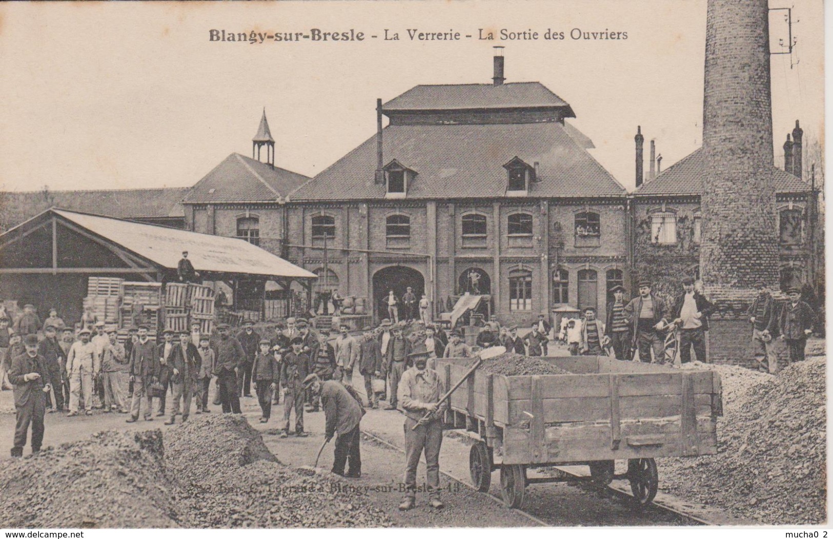 76 - BLANGY SUR BRESLE - VERRERIE - SORTIE DES OUVRIERS - TRES ANIMEE - Blangy-sur-Bresle