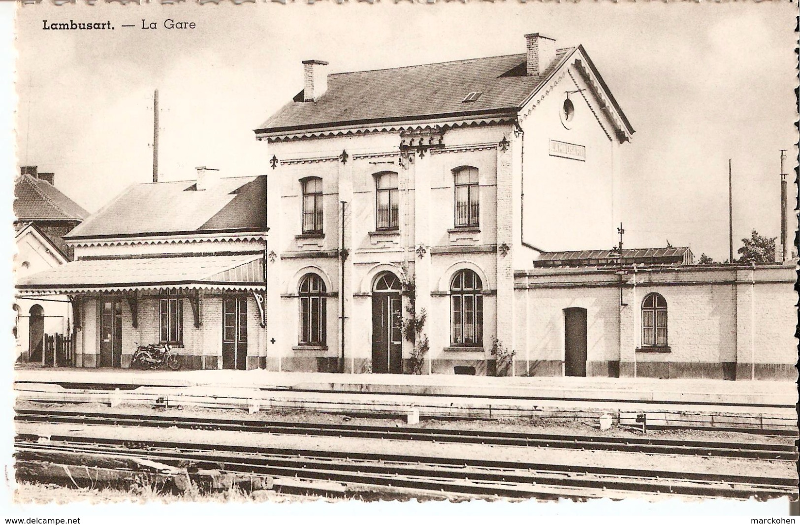 FLEURUS - LAMBUSART (6220) : La Gare. CPSM. - Fleurus