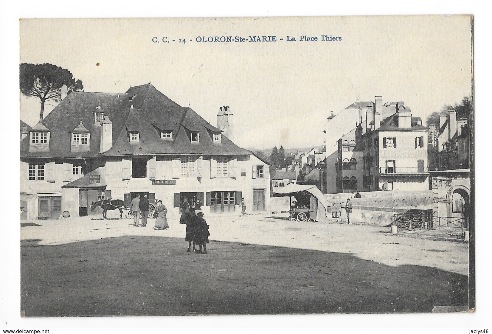 OLORON-Ste-MARIE  (cpa 64)  La Place Thiers  -  - L 1 - Oloron Sainte Marie