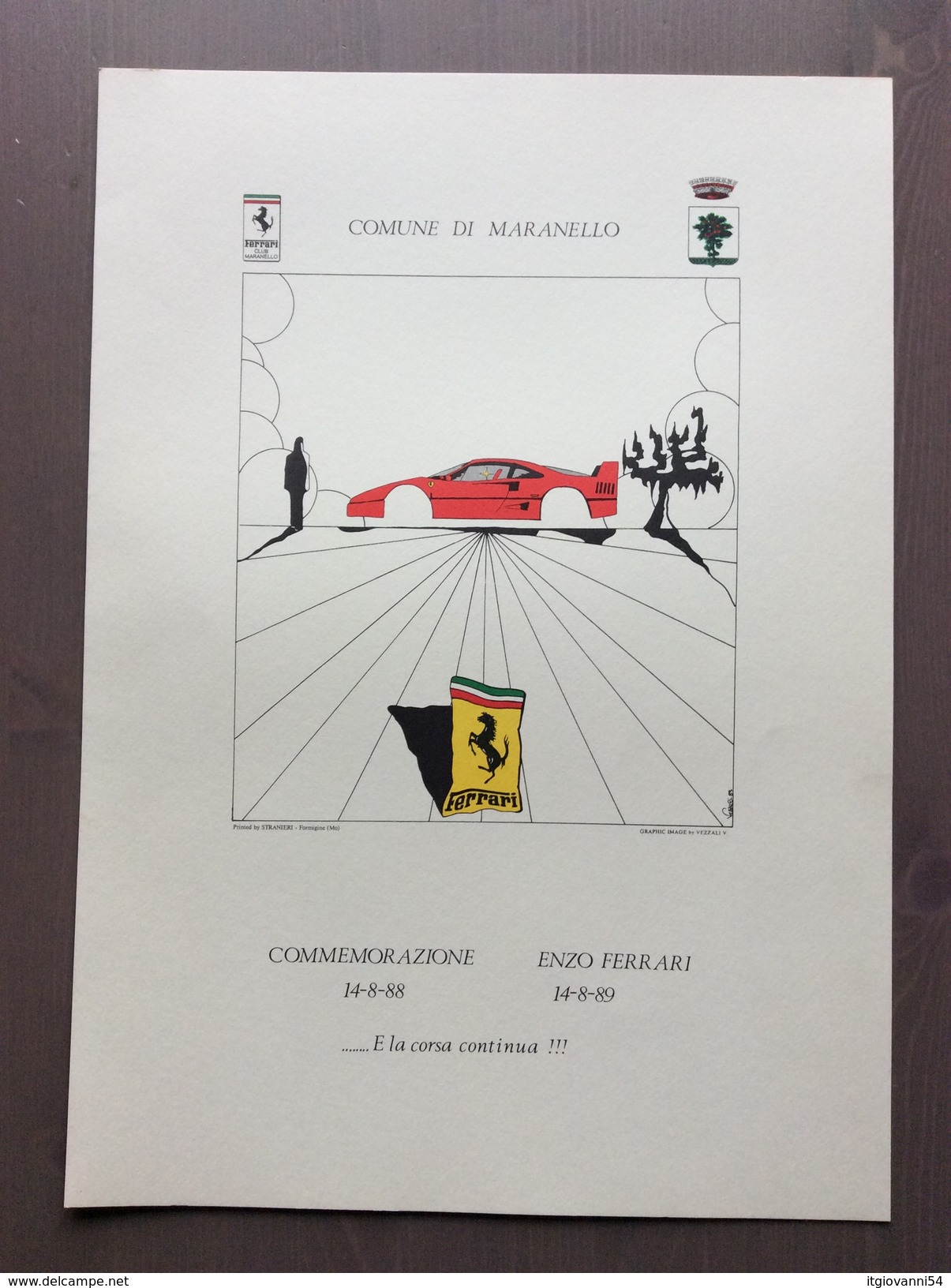 Cartella Della Galleria Ferrari Con 3 Stampe A Colori Di V. Vezzali Commemorazioni Della Morte Di Enzo Ferrari - Automobile - F1
