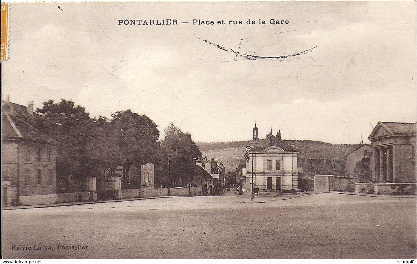 12431.....PONTARLIER, Place De La Gare En Hiver - Pontarlier