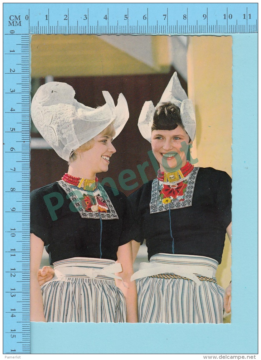 Pays-Bas - Femmes En Costume D'époque  à Volendam - 2 Scans - Personnages
