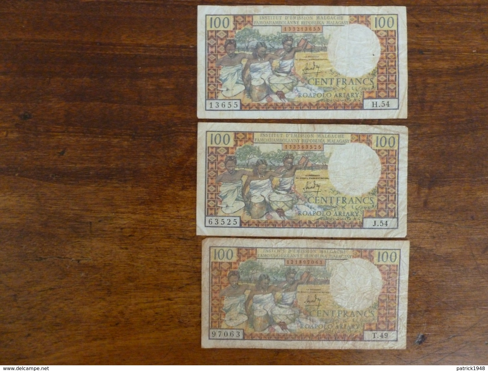 BILLET INSTITUT D'EMISSION MALGACHE 100 FRANCS - Madagascar