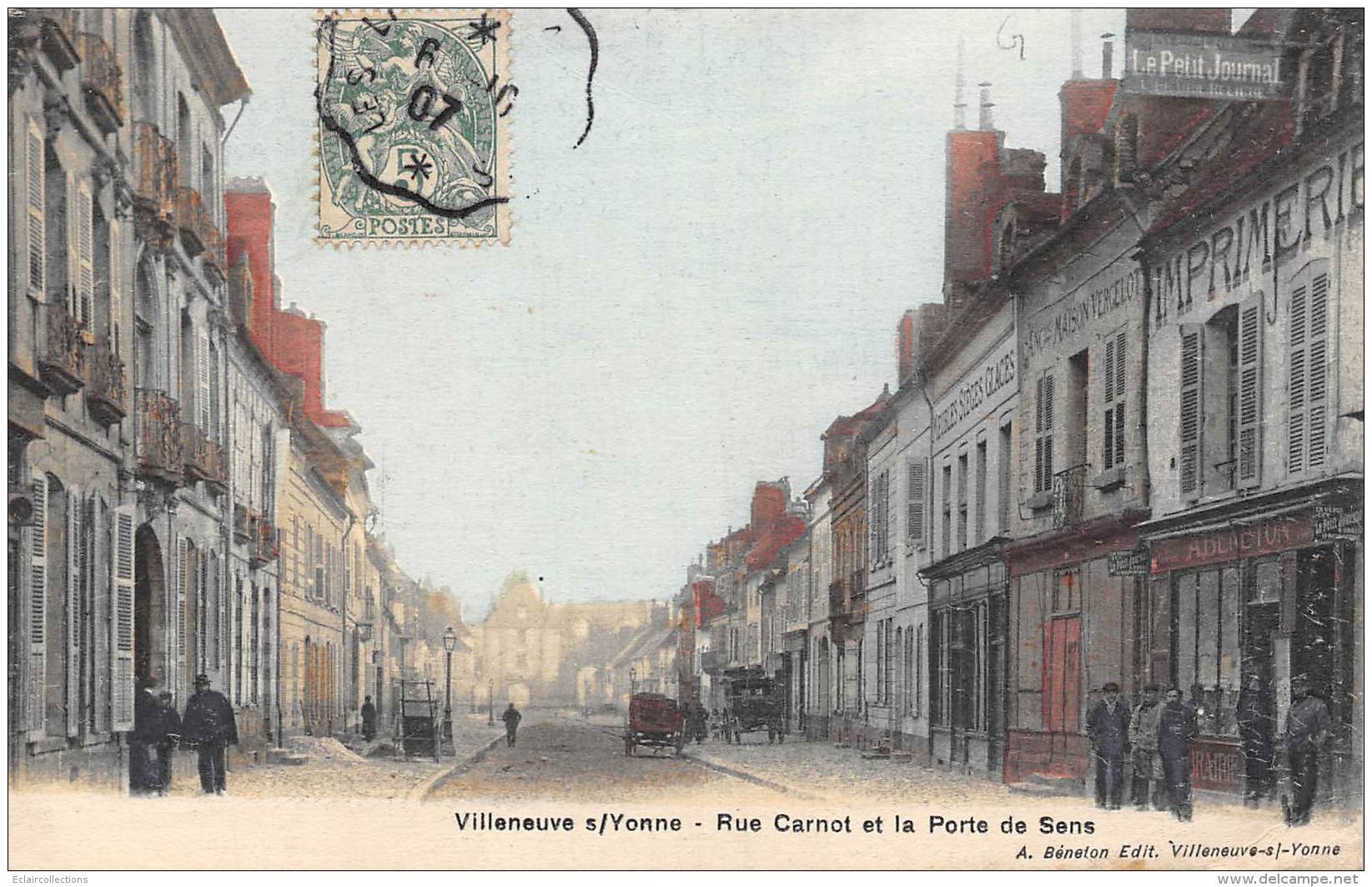 Villeneuve Sur Yonne    89      La Rue Carnot          ( Voir Scan) - Villeneuve-sur-Yonne