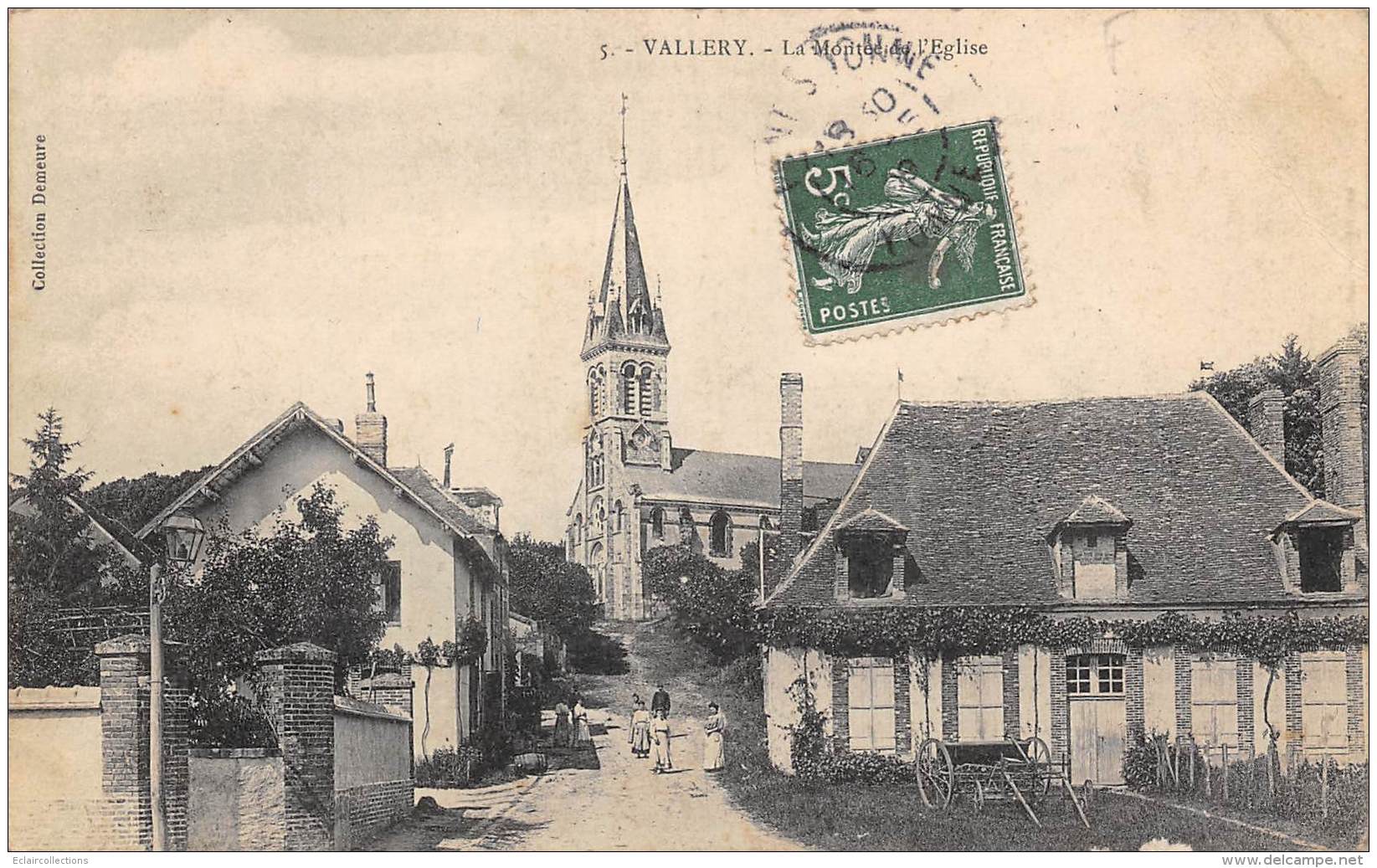 Vallery    89        La Montée De L'église        ( Voir Scan) - Other & Unclassified