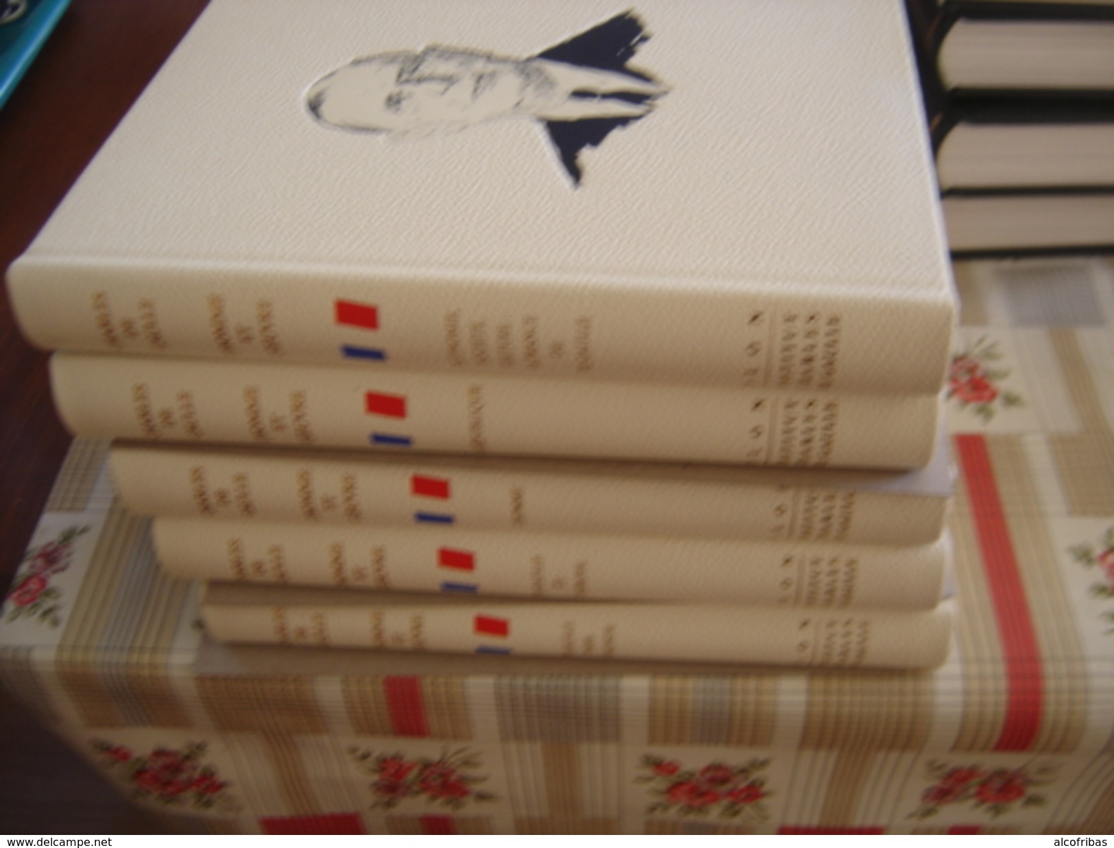 Charles De Gaulle Editions Plon 6 Médailles  40 Volumes état Neuf - Wholesale, Bulk Lots