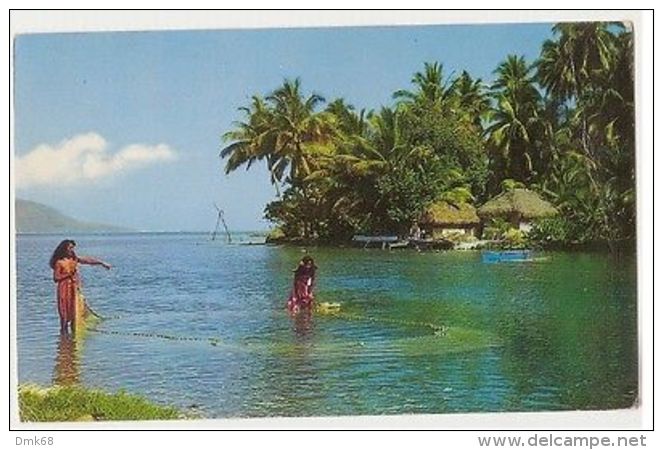 TAHITI - LA PECHE AU FILET A AUAE - PHOTO CINEMA - 1960s ( 60 ) - Autres & Non Classés