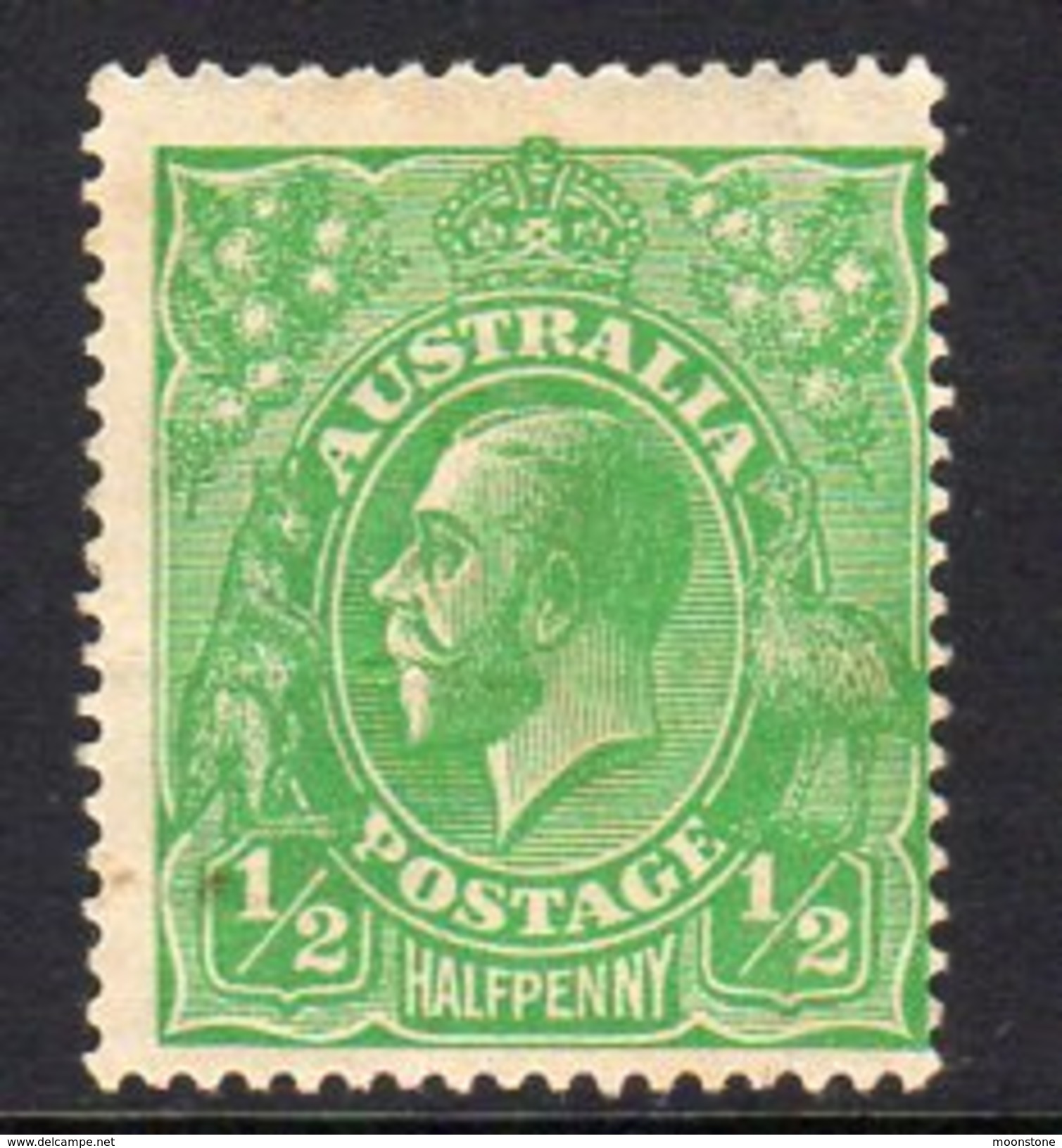 Australia 1914-20  ½d Bright Green GV Head, 2nd Wmk., Hinged Mint, Foxing (SG 20) - Mint Stamps