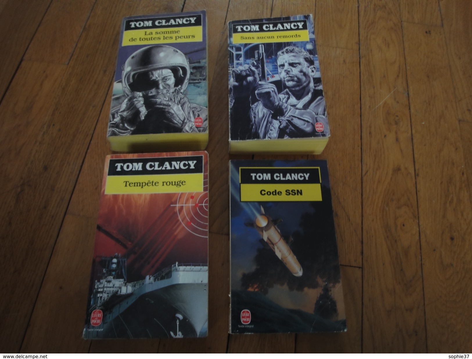 Lot De 4 Livres De Poche Albin Michel- Genre Triller Militaire Par Tom Clancy - Wholesale, Bulk Lots