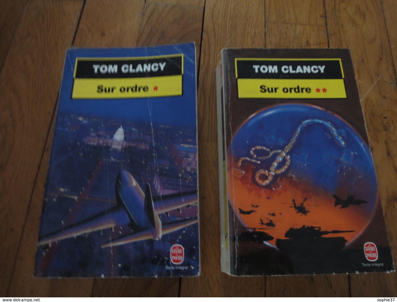 Lot De 2 Livres De Poche Albin Michel- Genre Triller Militaire Par Tom Clancy-Tome 1 Et 2 - Lots De Plusieurs Livres