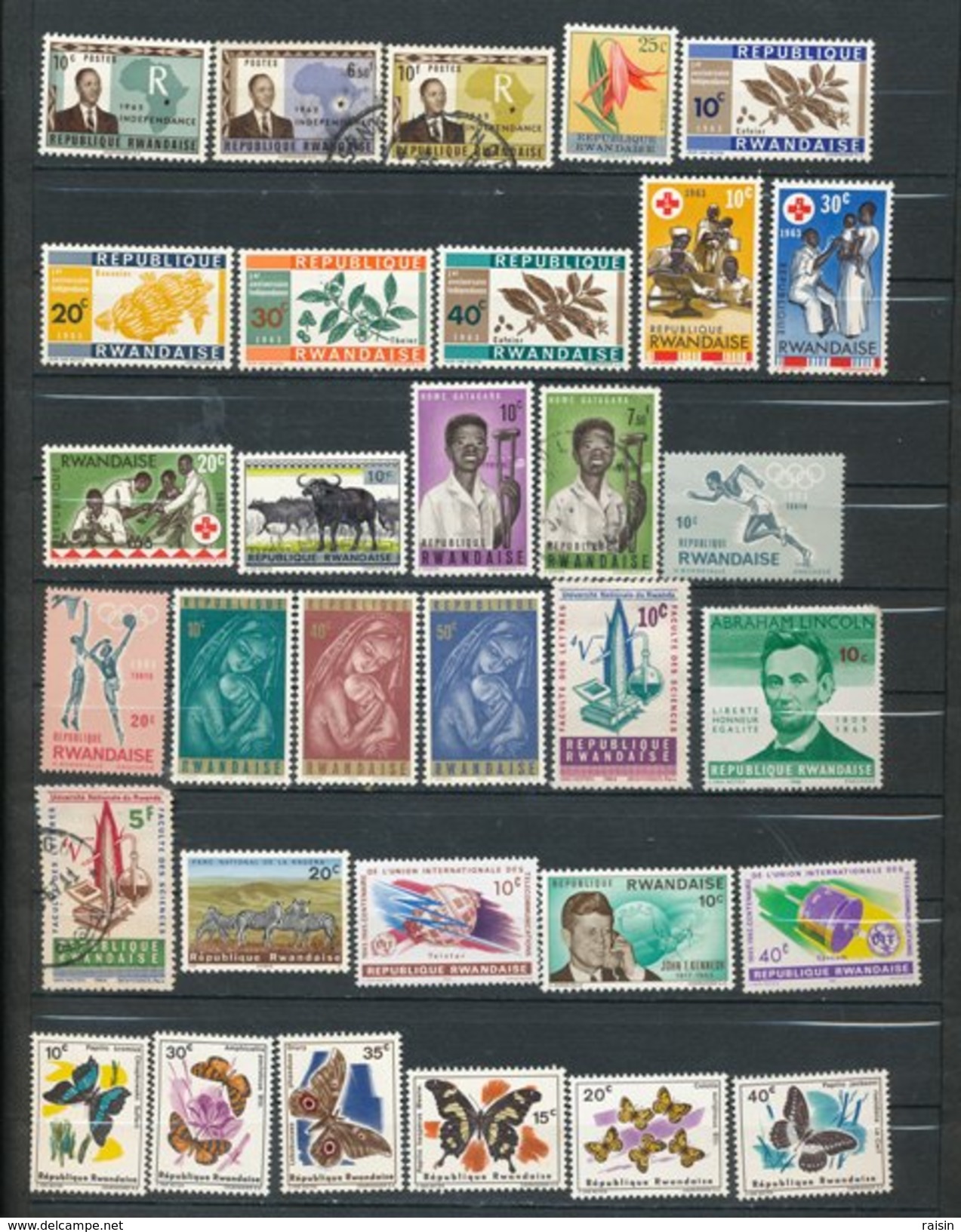 Rwanda Petite Collection Lot De Plus De 350 Timbres - Collections