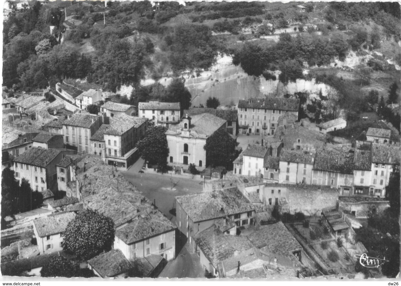 Dieulefit - Vue Aérienne Sur La Place, Chateauras Et Le Temple - Edition Combier - Carte CIM N° 23525 - Dieulefit