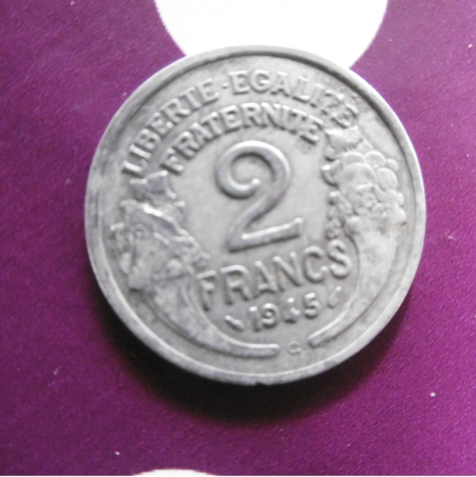 PIECE  DE  2  FRANCS  MORLON  ALU  2.2  GR  DIAM  27MM  1945  C - Autres & Non Classés