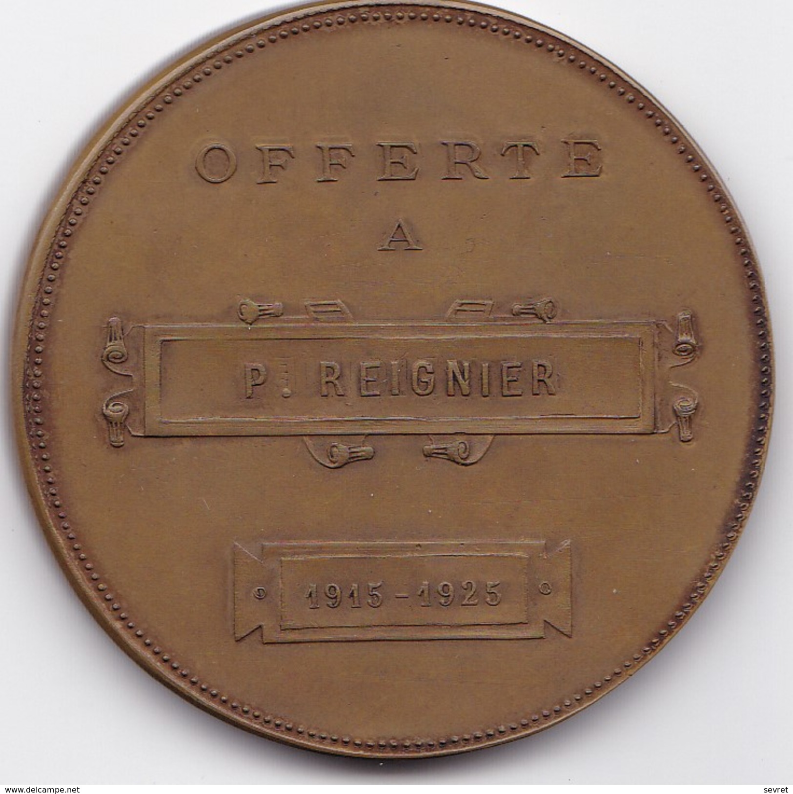 Médaille En Bronze, Avec écrin, De La  Caisse D'Epargne D'Angoulème Attribuée à P. REIGNER 1916-1926. - Other & Unclassified