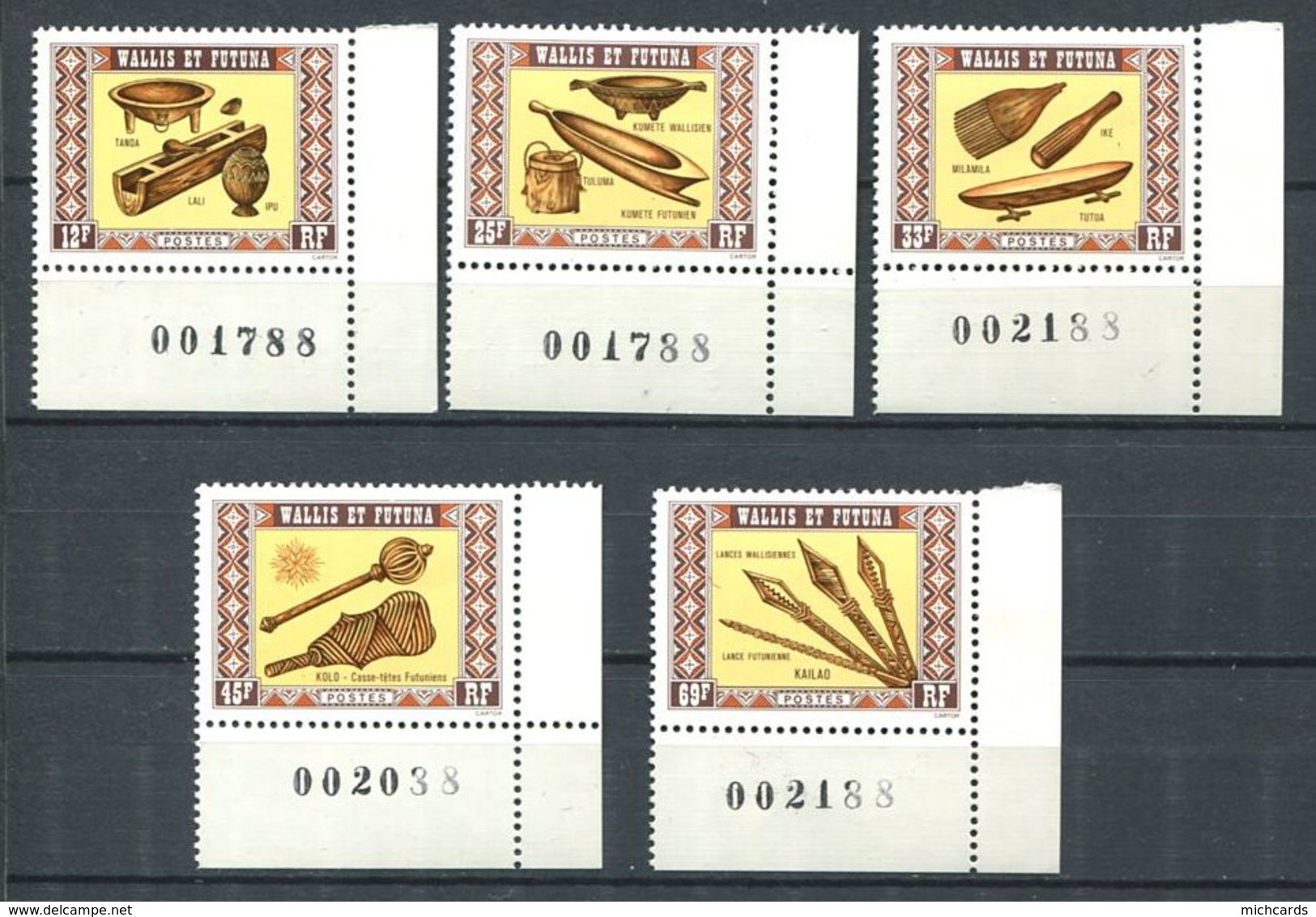 187 WALLIS Et FUTUNA 1977 - Yvert 198/202 - Artisanat - Neuf ** (MNH) Sans Trace De Charniere - Unused Stamps