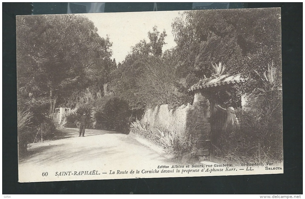 Saint  Raphael - La Route De La Corniche Devant La Propriété D'alphonse Karr     OBF05107 - Saint-Raphaël