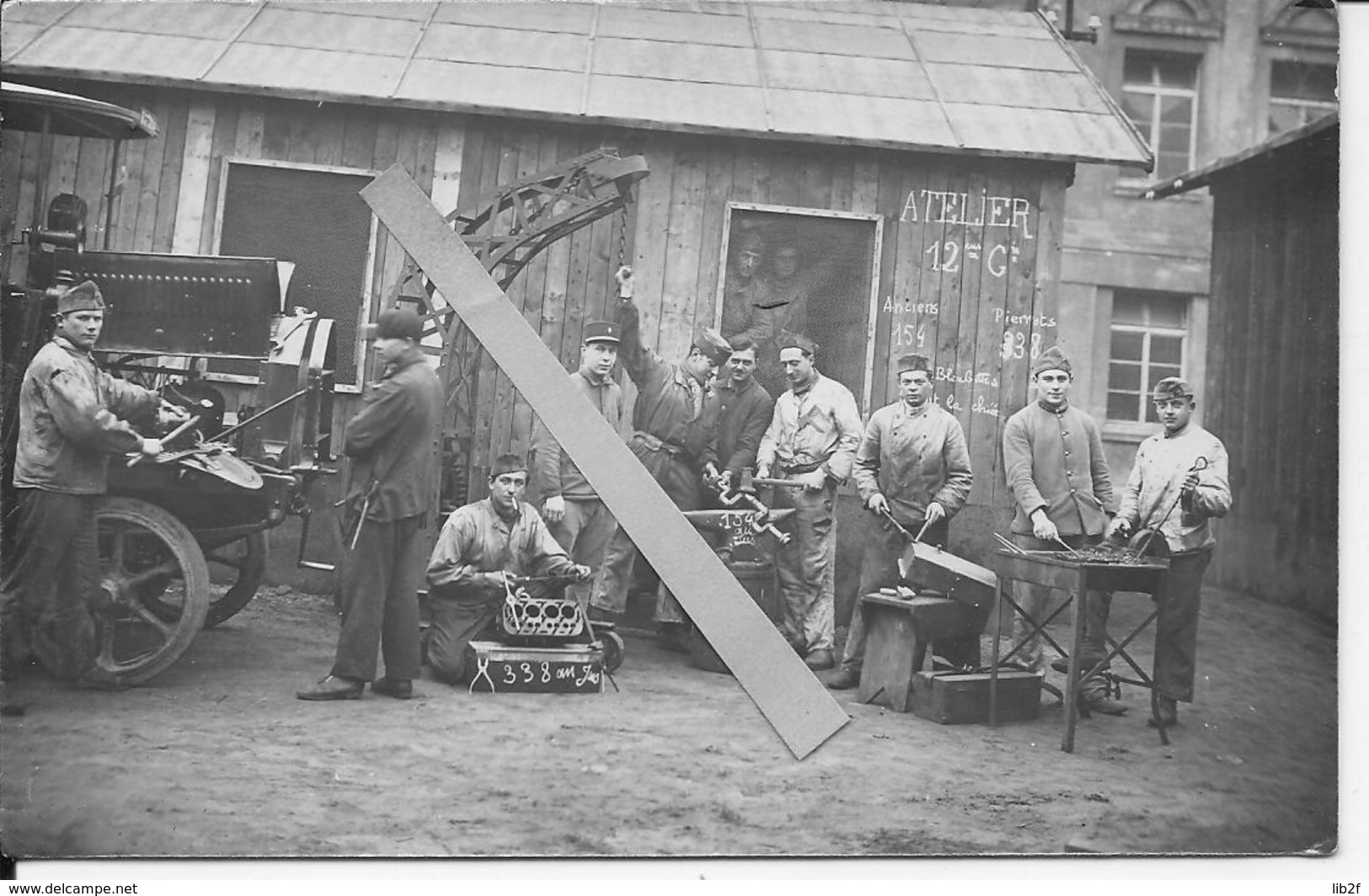 1918-1940 Automobile Garage Atelier Des Mécaniciens 12ème Compagnie De Réparation Forge Treuil Grue 1 Carte Photo Ww1 - War, Military