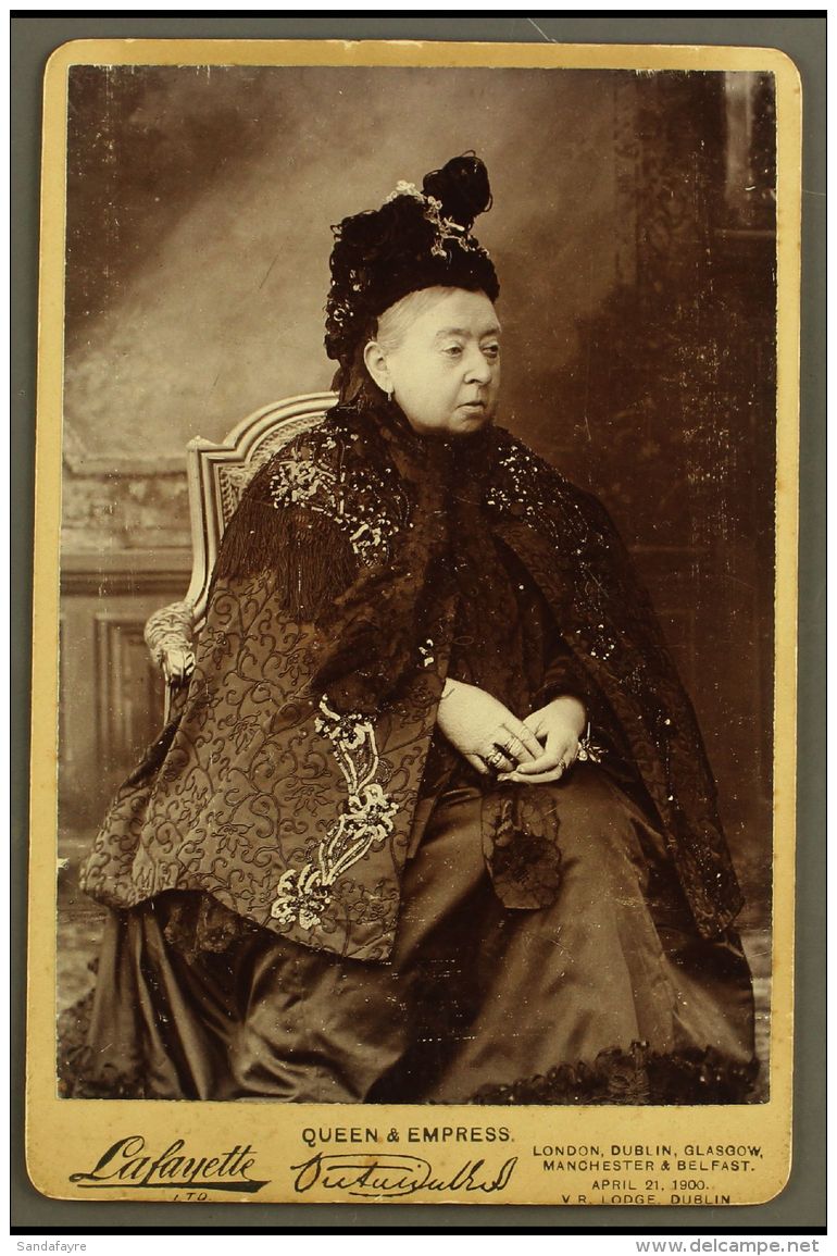 OLD PHOTO OF QUEEN VICTORIA A Wonderful Old Shiny Sepia Real Photograph Of The "QUEEN &amp; EMPRESS", Dated April... - Sonstige & Ohne Zuordnung