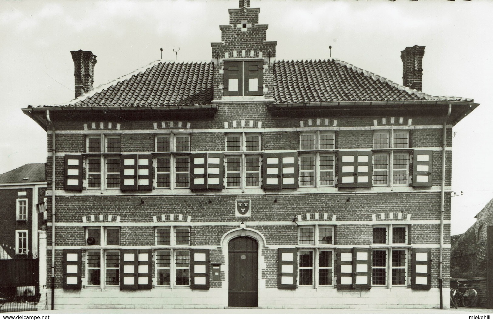 SCHELLEBELLE-GEMEENTEHUIS - Wichelen