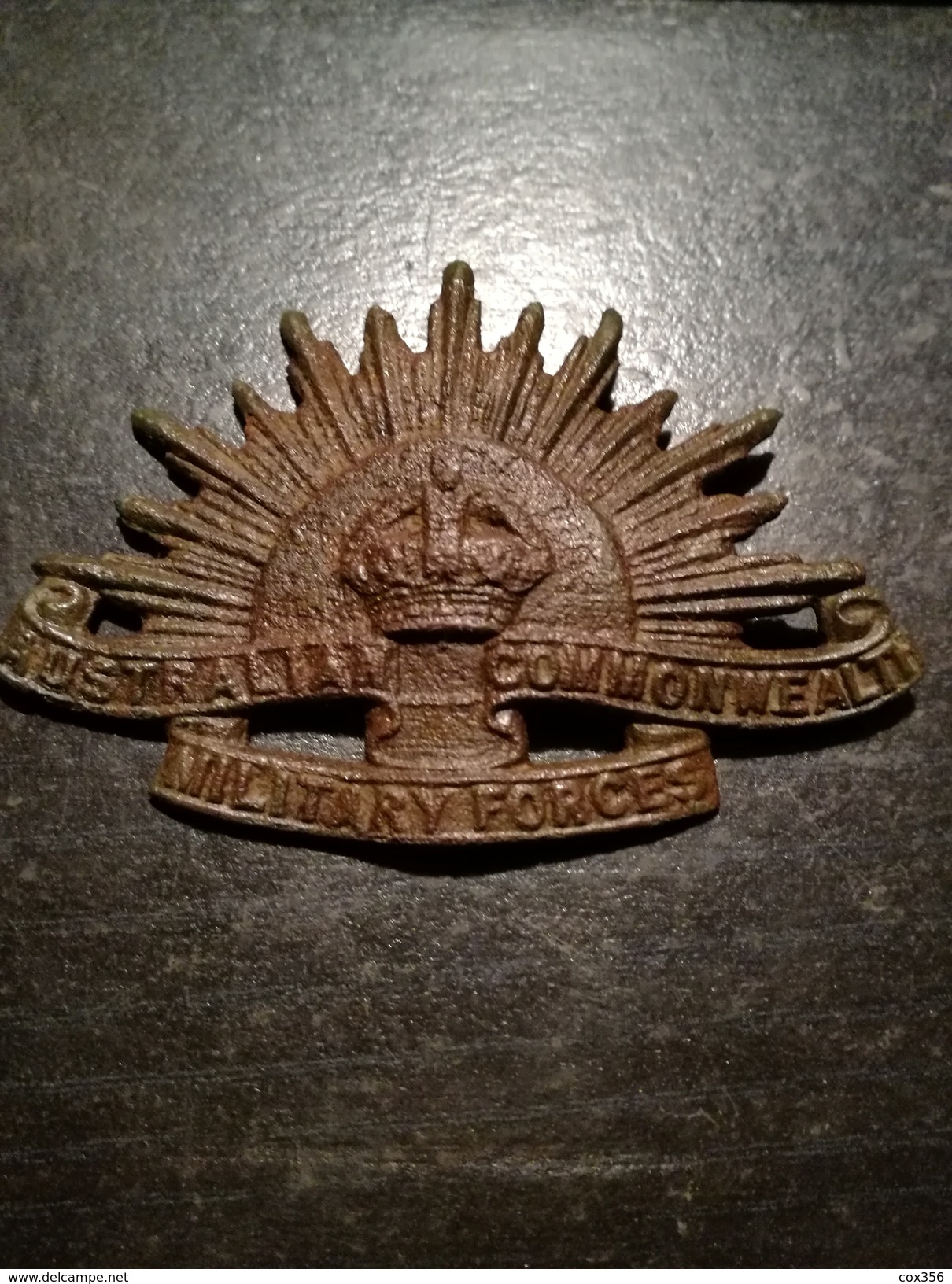 Badge Australian Commonwealth Military Forces Objet De Fouille - United Kingdom