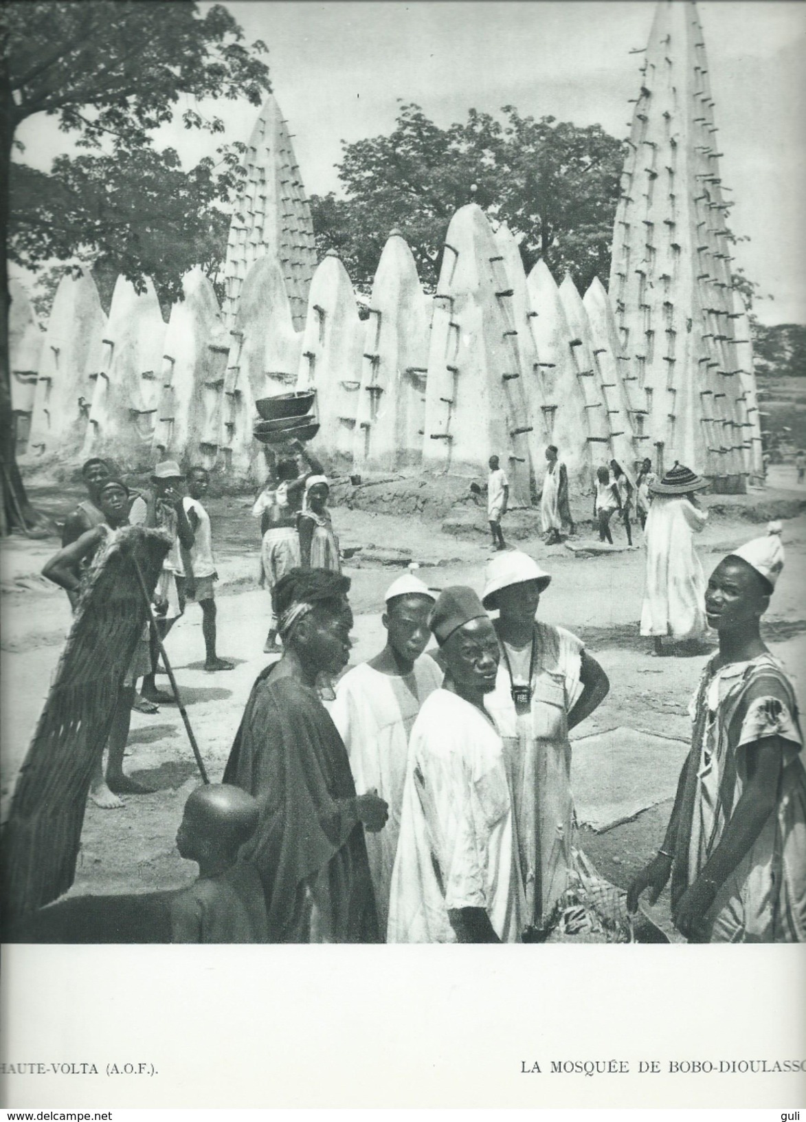 Documents Afrique Noire Scènes De Vie Et Villes-  Lot De 13 Planches Format De Chaque Image 31 X 24 Cms - Afrika