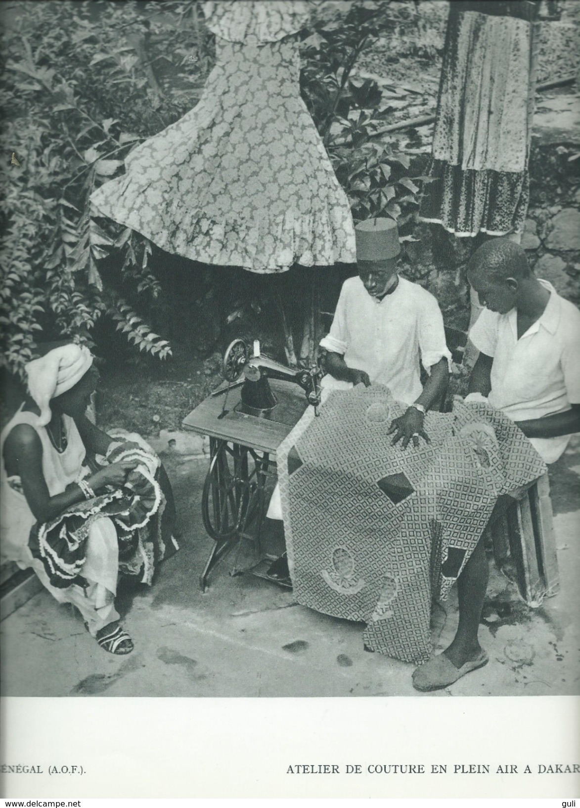 Documents Afrique Noire Scènes de Vie et Villes-  Lot de 13 Planches format de chaque image 31 x 24 cms