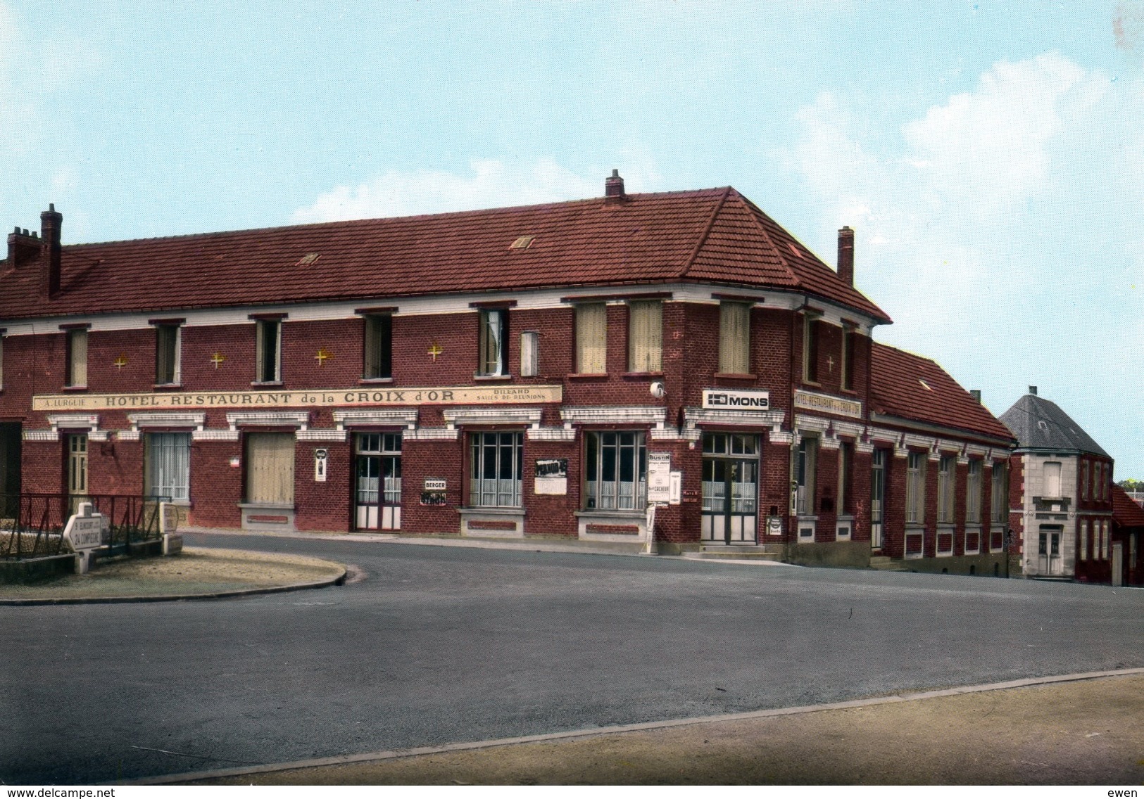 Lassigny. L'Hôtel De La Croix D'Or. - Lassigny