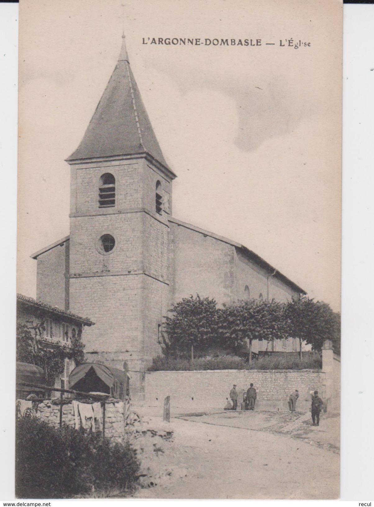 MEUSE - L´ARGONNE -  DOMBASLE - L´Eglise  ( - Petite Animation - N´a Pas Circulé ) - Autres & Non Classés